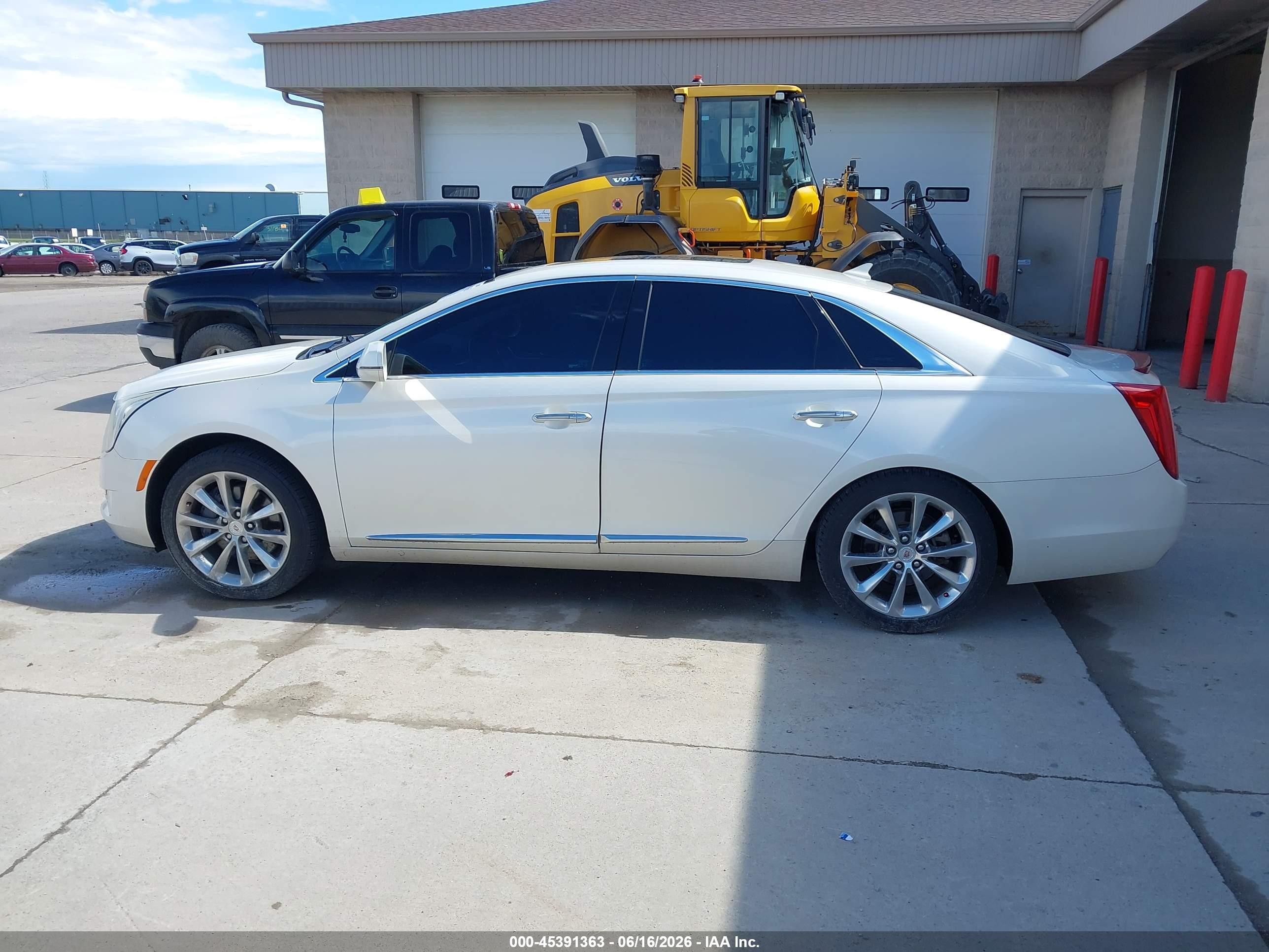 2013 Cadillac Xts Luxury White vin: 2G61P5S39D9103842