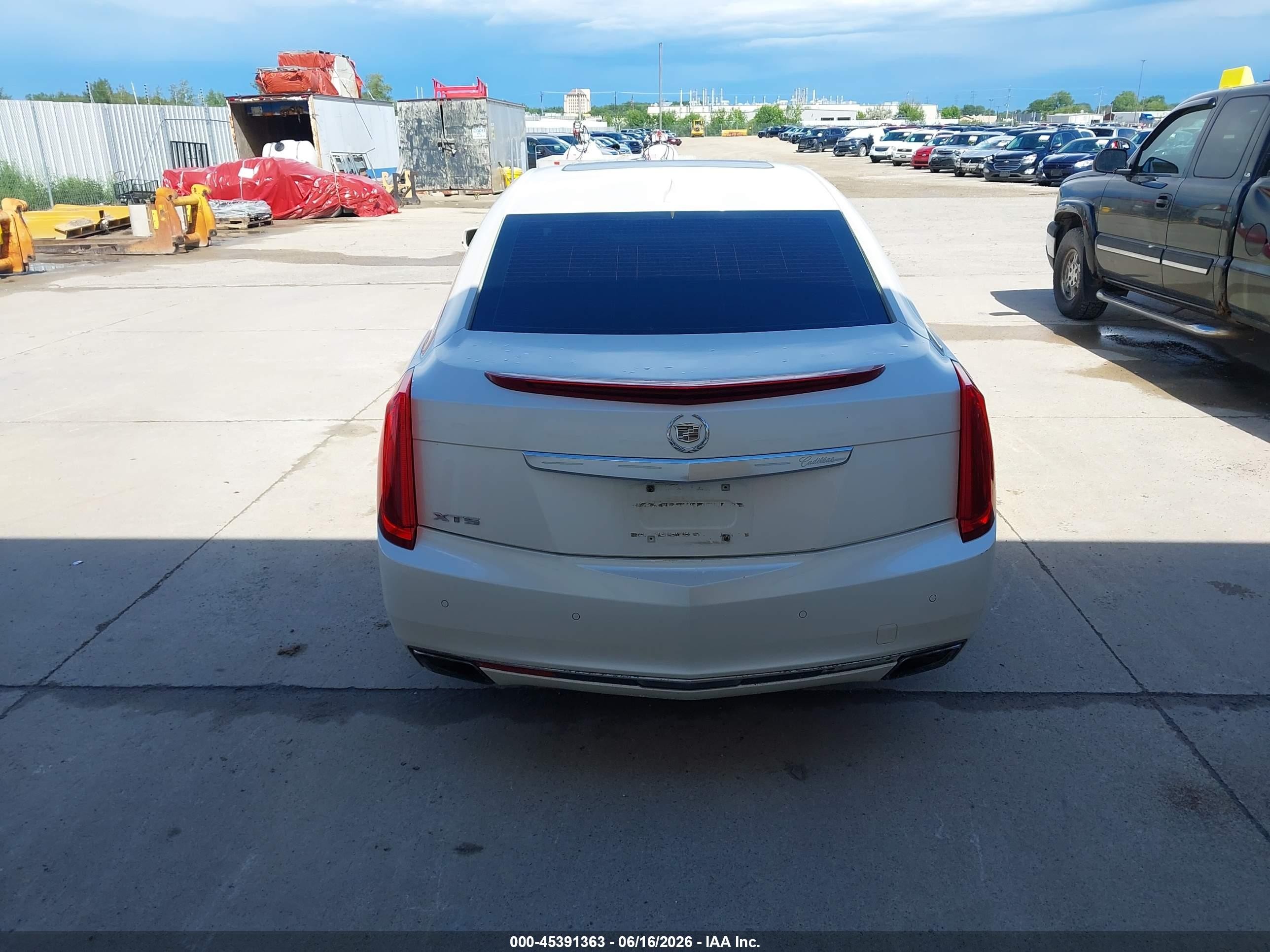2013 Cadillac Xts Luxury White vin: 2G61P5S39D9103842
