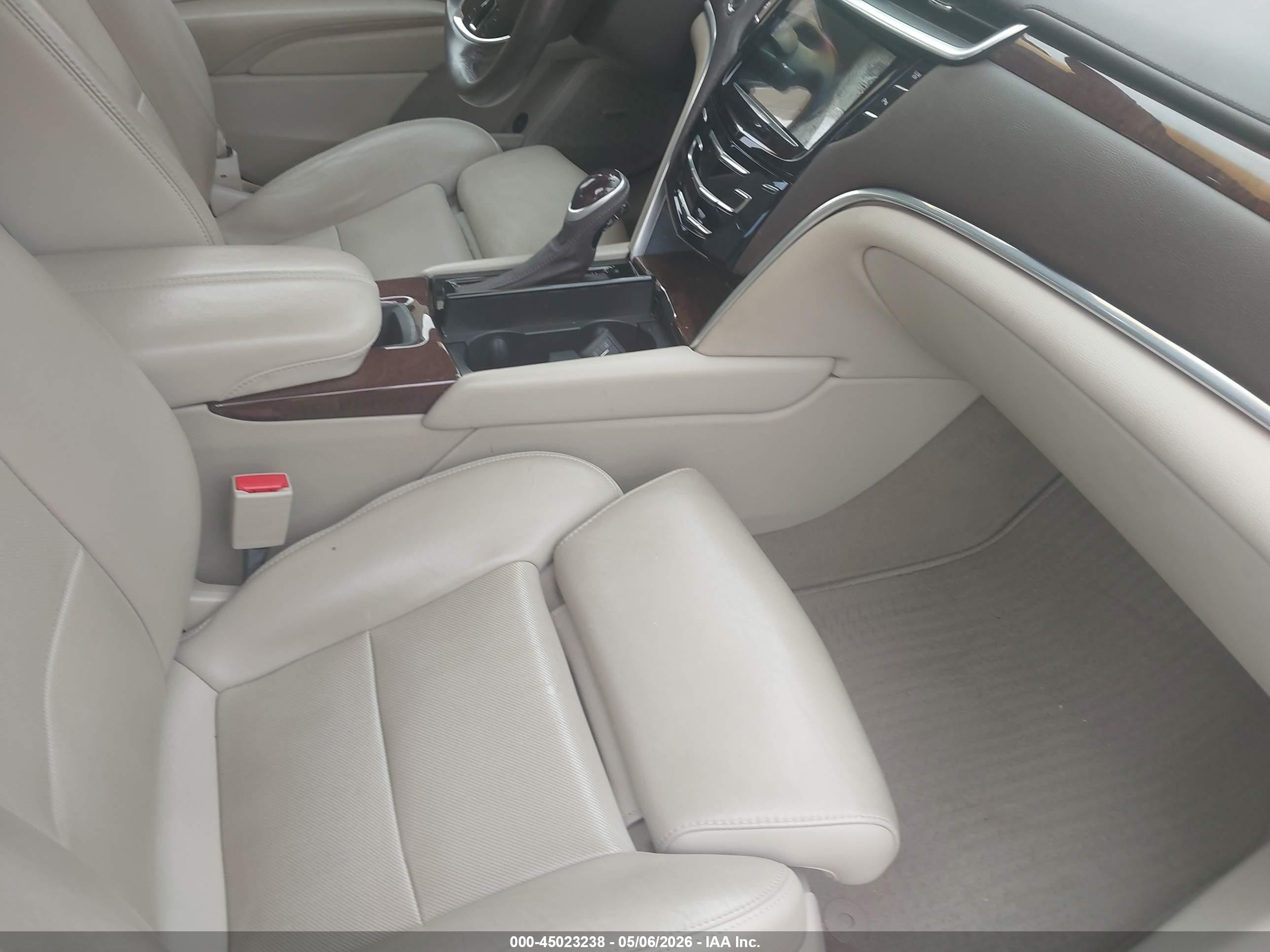 2013 Cadillac Xts Luxury Белый vin: 2G61P5S39D9212530