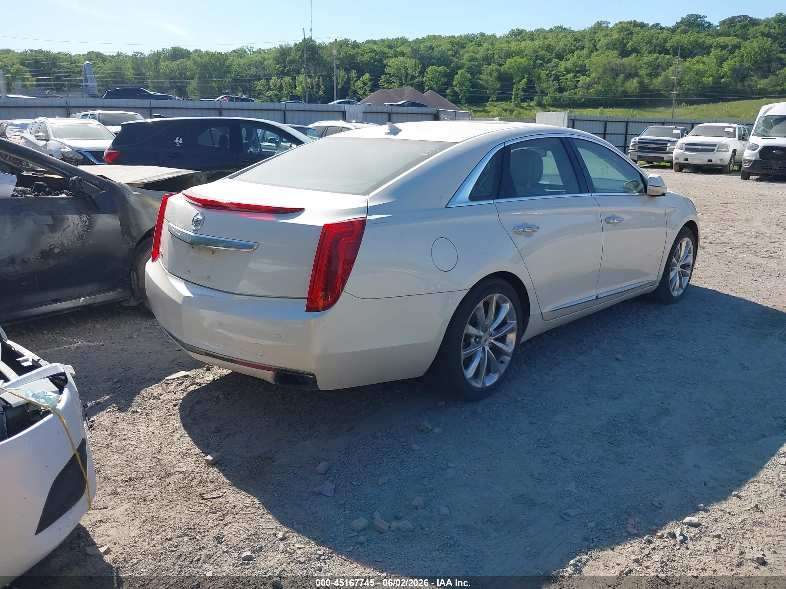 2013 Cadillac Xts Luxury White vin: 2G61R5S34D9102611
