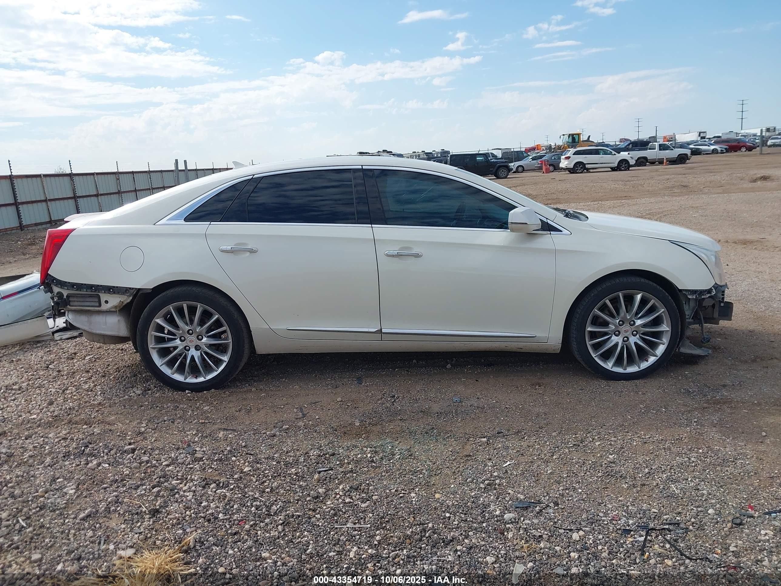 2014 Cadillac Xts Platinum Бежевый vin: 2G61S5S33E9138988