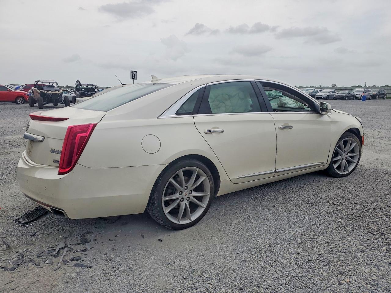 2014 Cadillac Xts Platinum Cream vin: 2G61S5S35E9245265