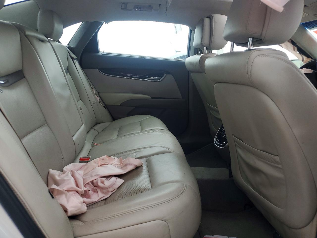 2014 Cadillac Xts Platinum Cream vin: 2G61S5S35E9245265