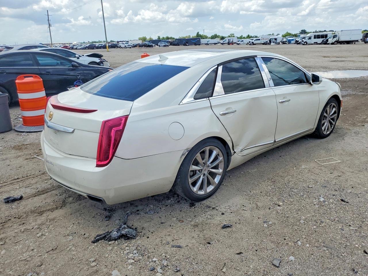2013 Cadillac Xts White vin: 2G61S5S36D9102114