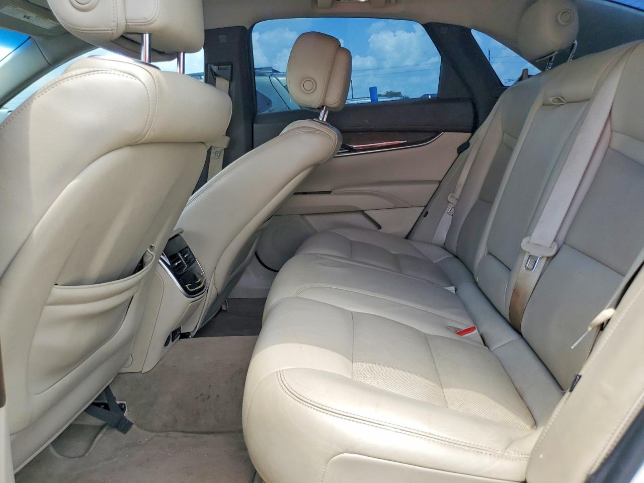 2013 Cadillac Xts White vin: 2G61S5S36D9102114
