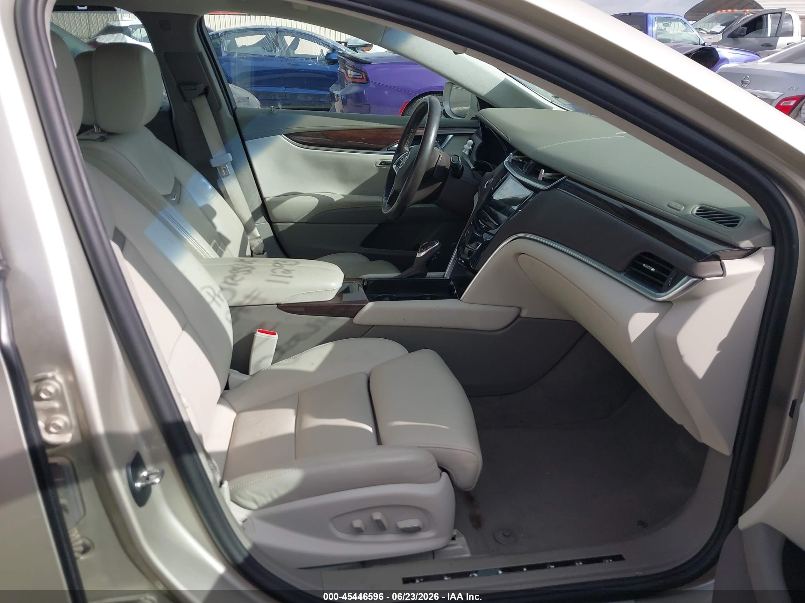 2014 Cadillac Xts Platinum Gold vin: 2G61S5S37E9313288