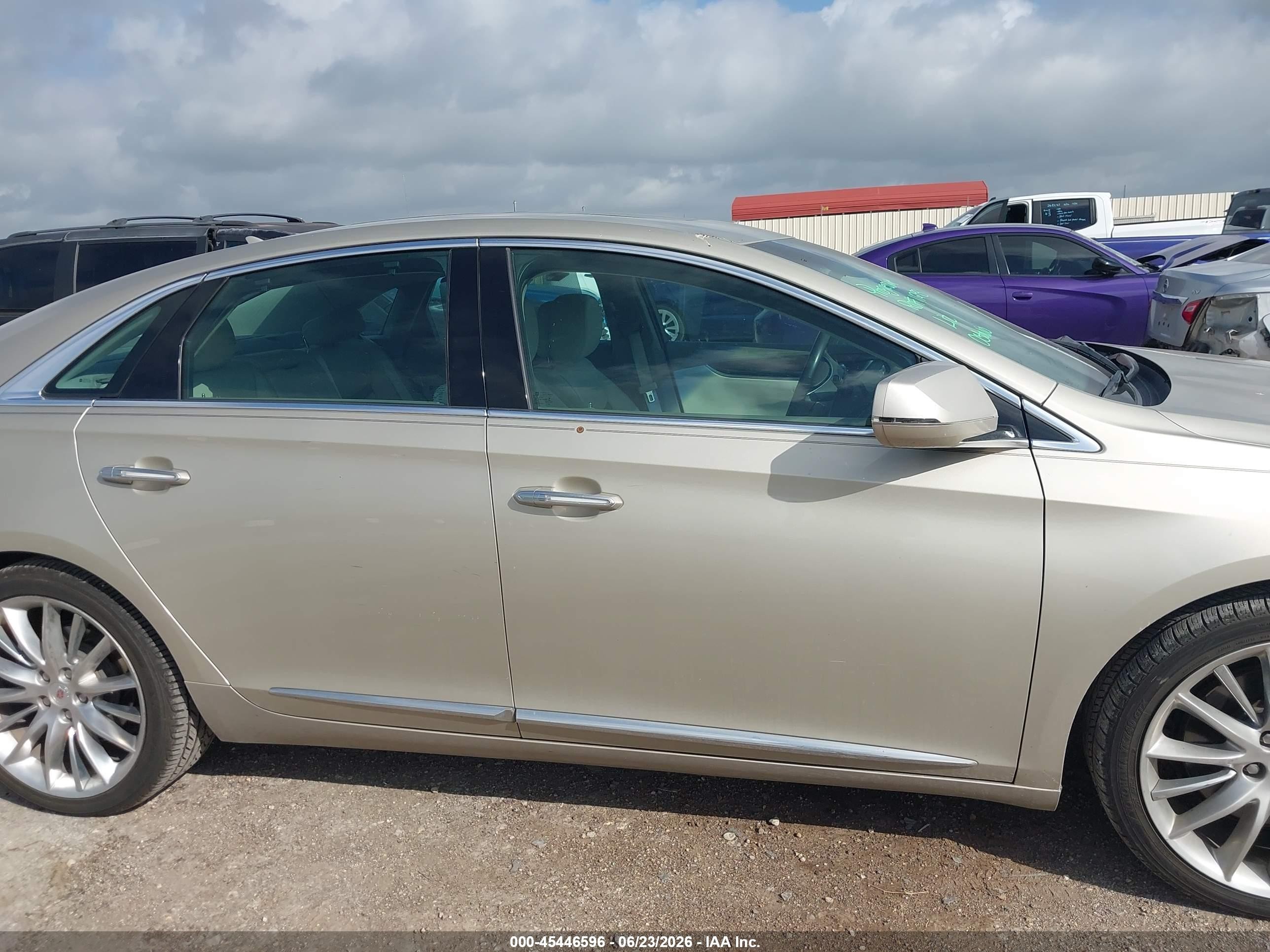 2014 Cadillac Xts Platinum Gold vin: 2G61S5S37E9313288
