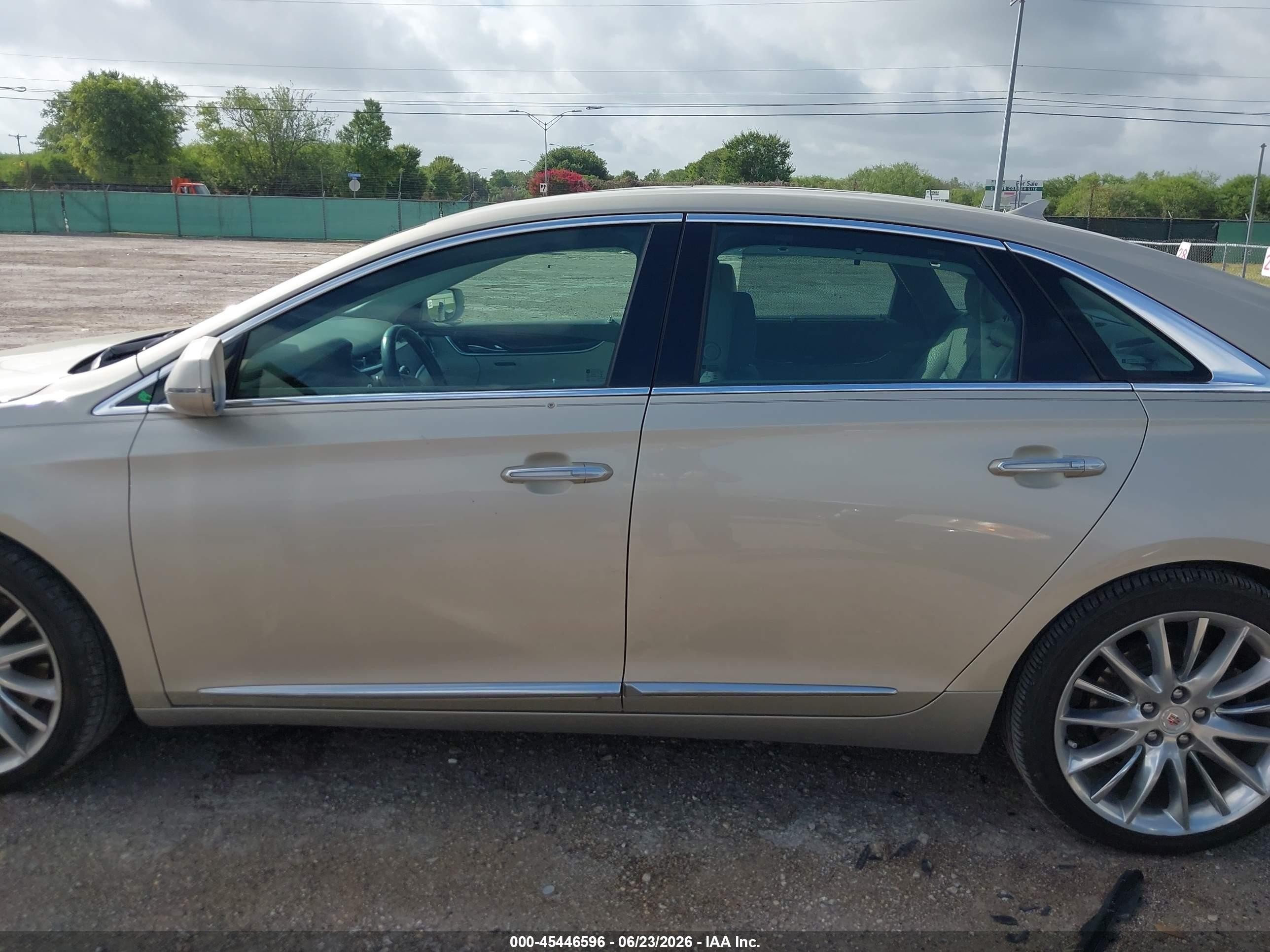 2014 Cadillac Xts Platinum Gold vin: 2G61S5S37E9313288