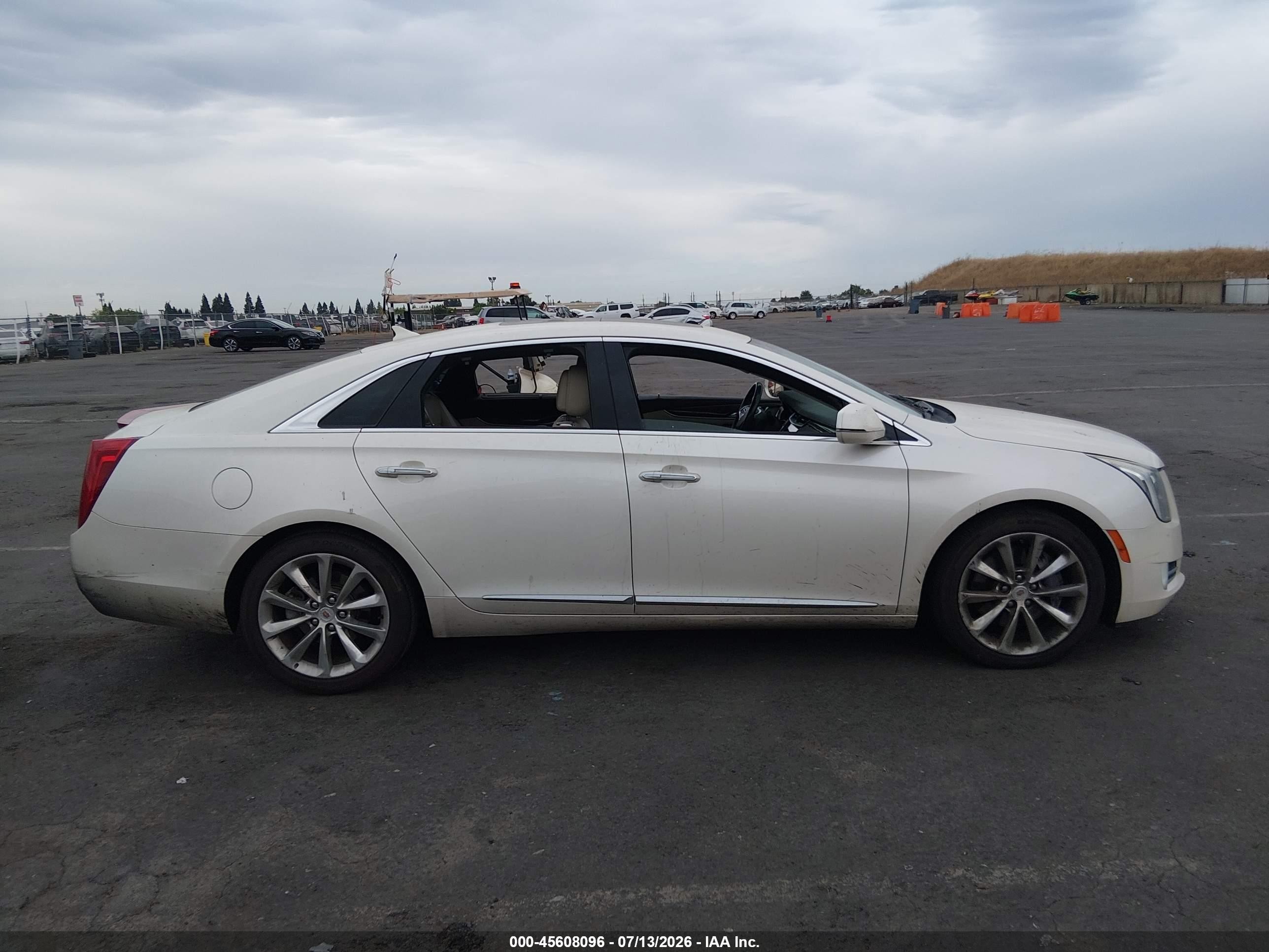 2013 Cadillac Xts Premium Белый vin: 2G61S5S3XD9160422