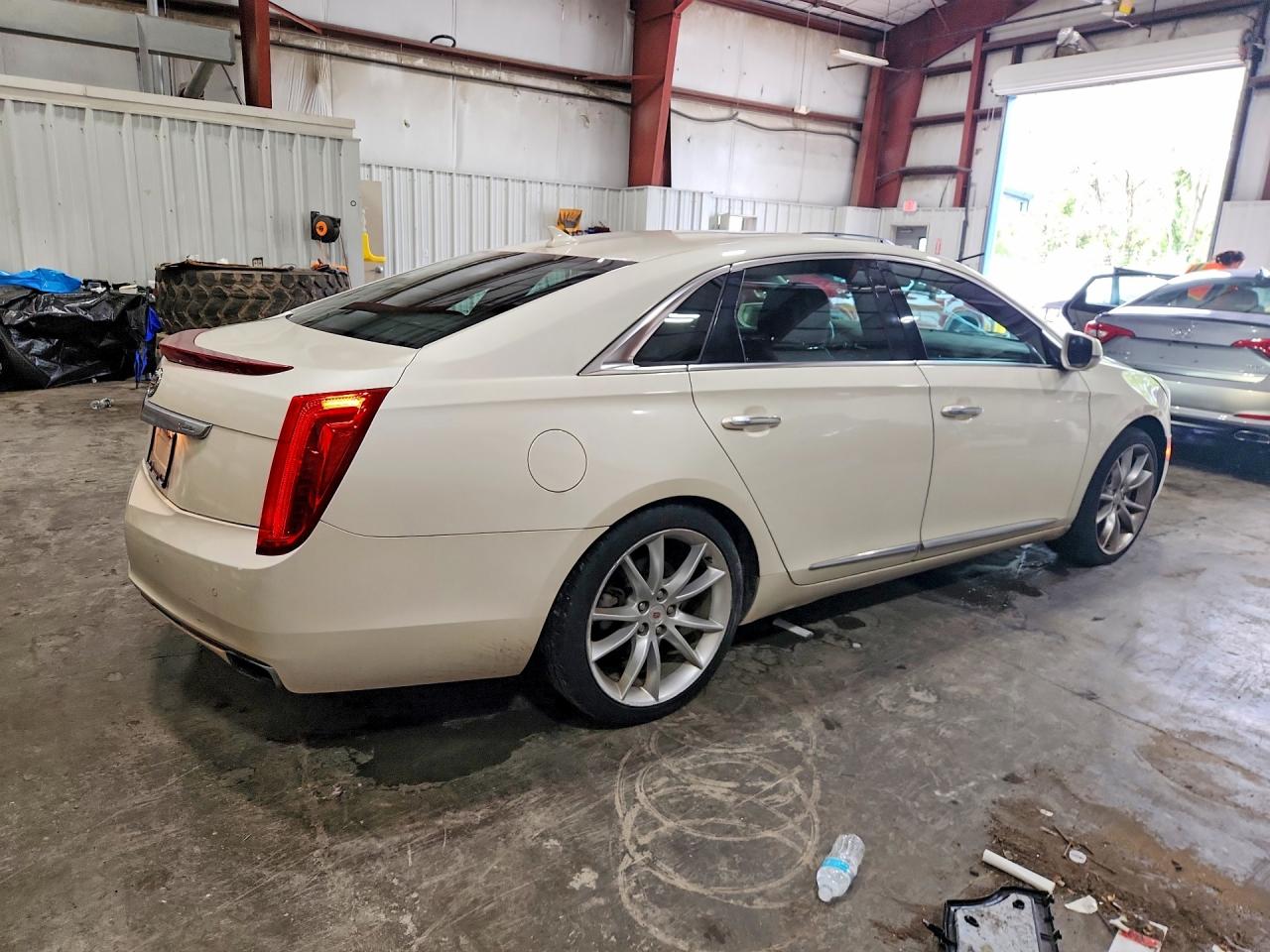 2013 Cadillac Xts Premium Collection White vin: 2G61T5S35D9201844
