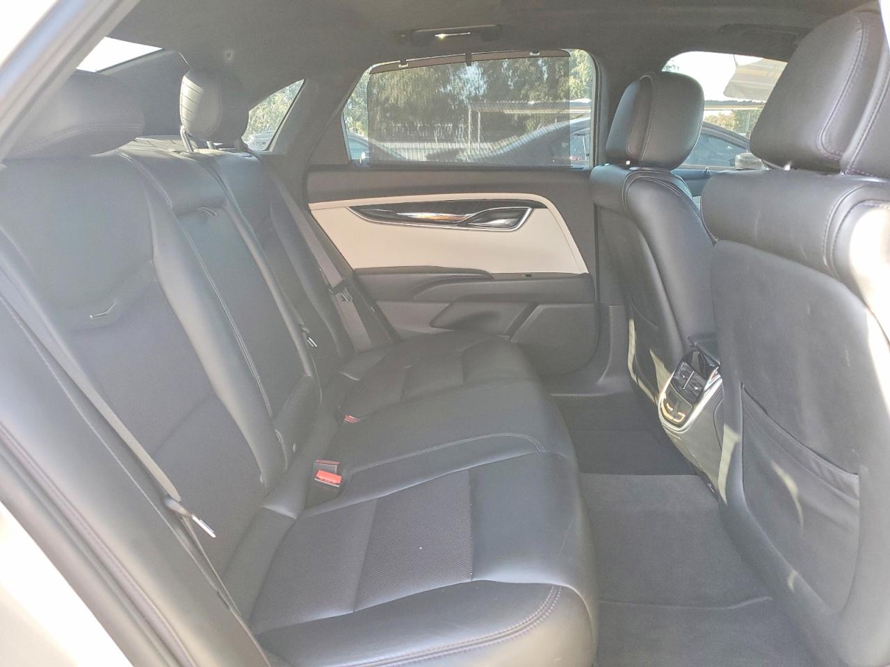2013 Cadillac Xts Platinum Beige vin: 2G61U5S33D9129314
