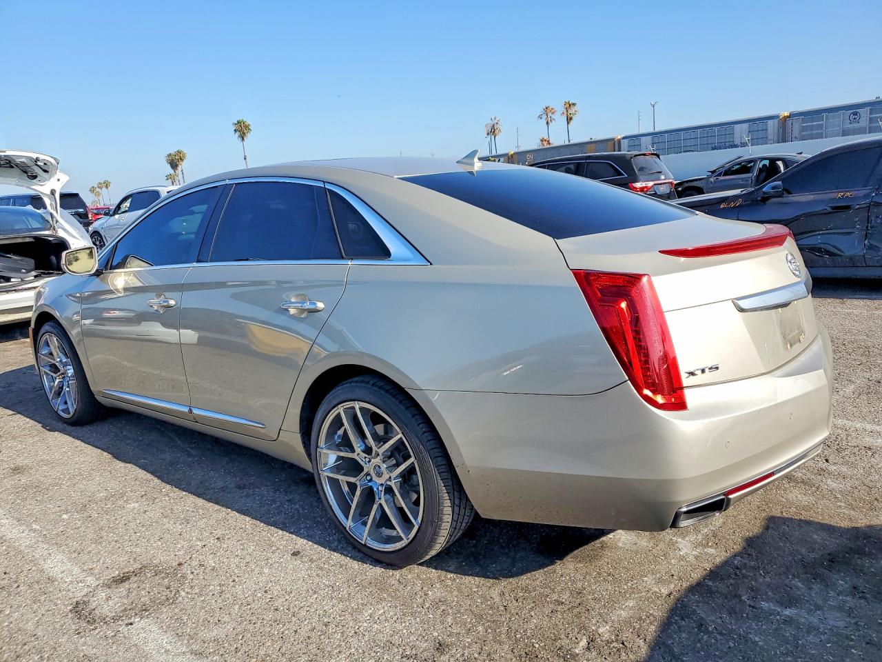 2013 Cadillac Xts Platinum Beige vin: 2G61U5S33D9129314