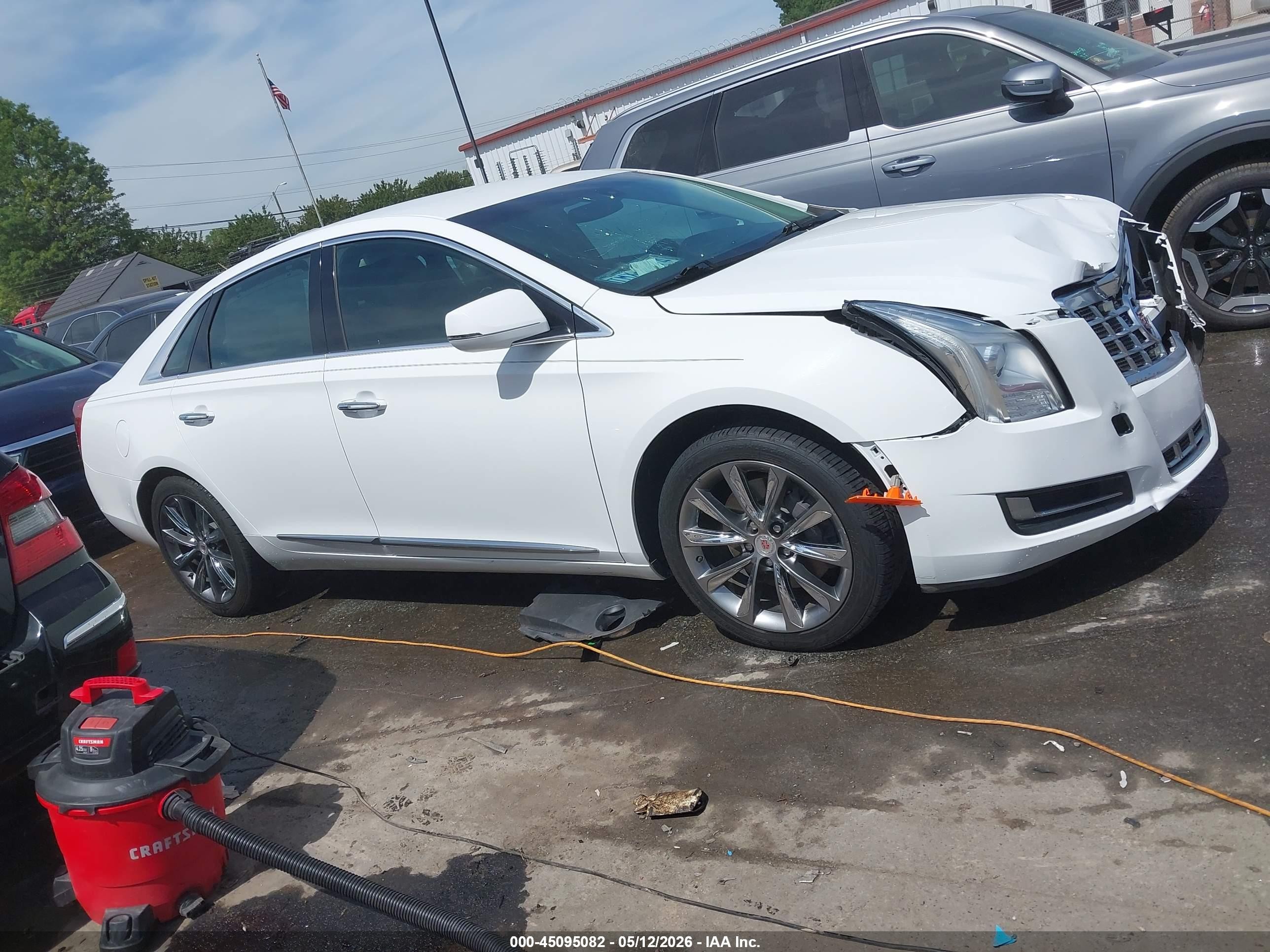 2014 Cadillac Xts W20 Livery Package White vin: 2G61U5S38E9289089