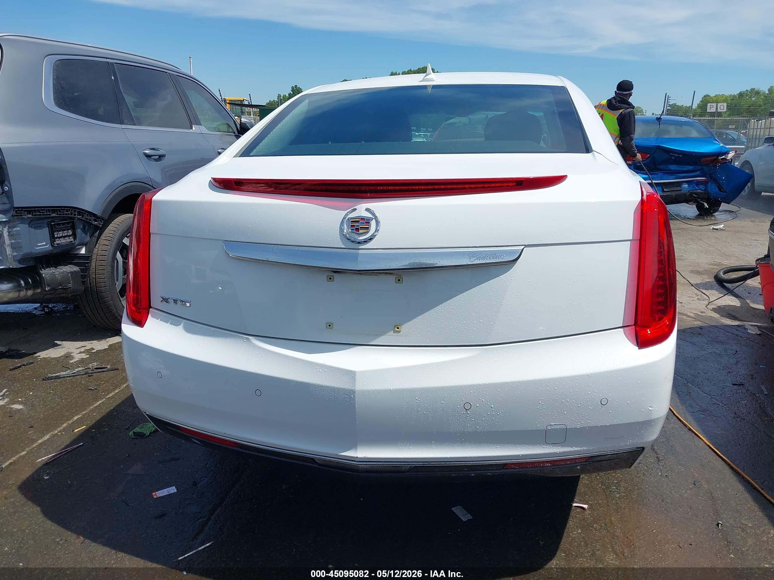 2014 Cadillac Xts W20 Livery Package White vin: 2G61U5S38E9289089