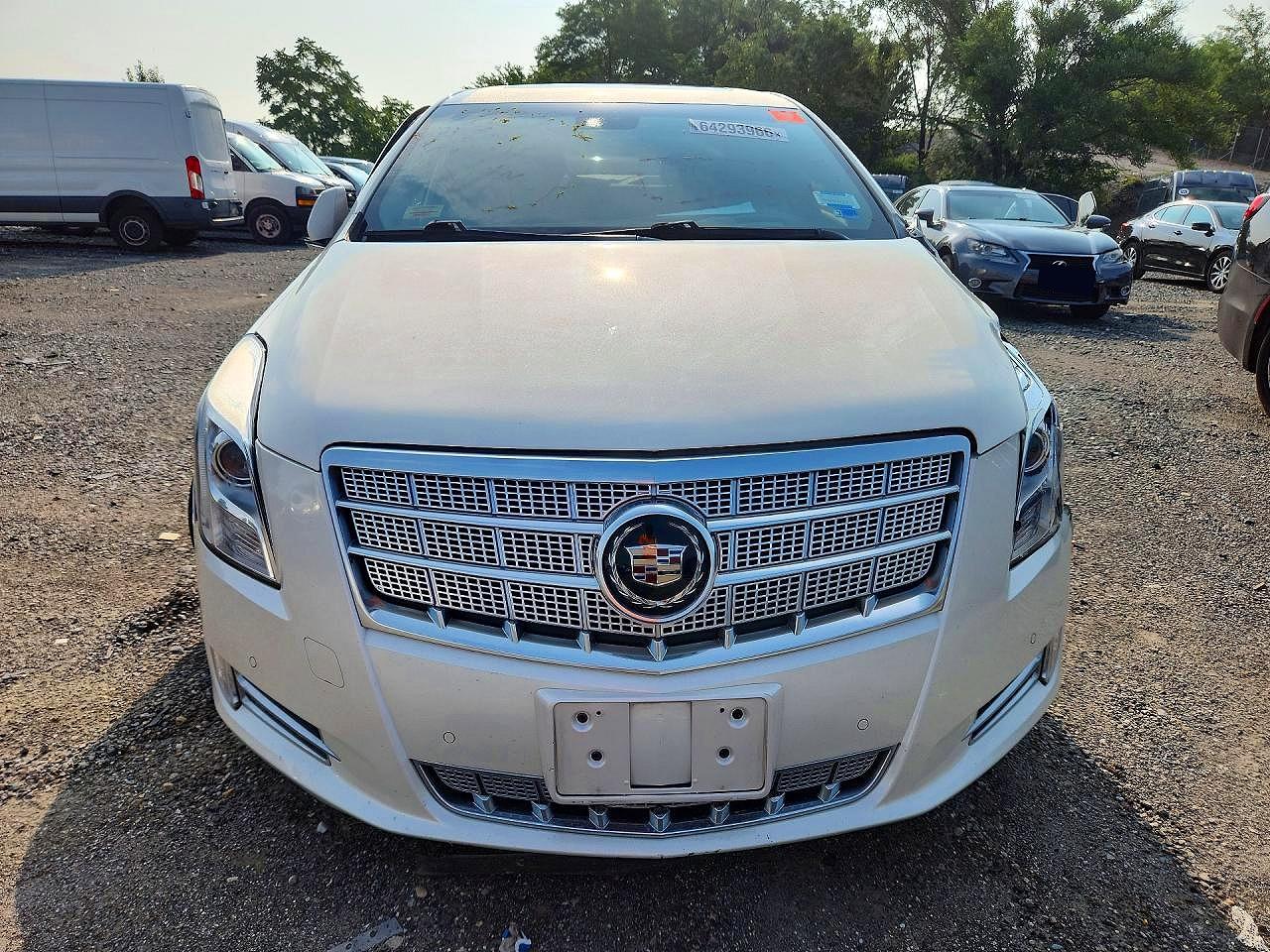 2013 Cadillac Xts Platinum White vin: 2G61V5S30D9224975