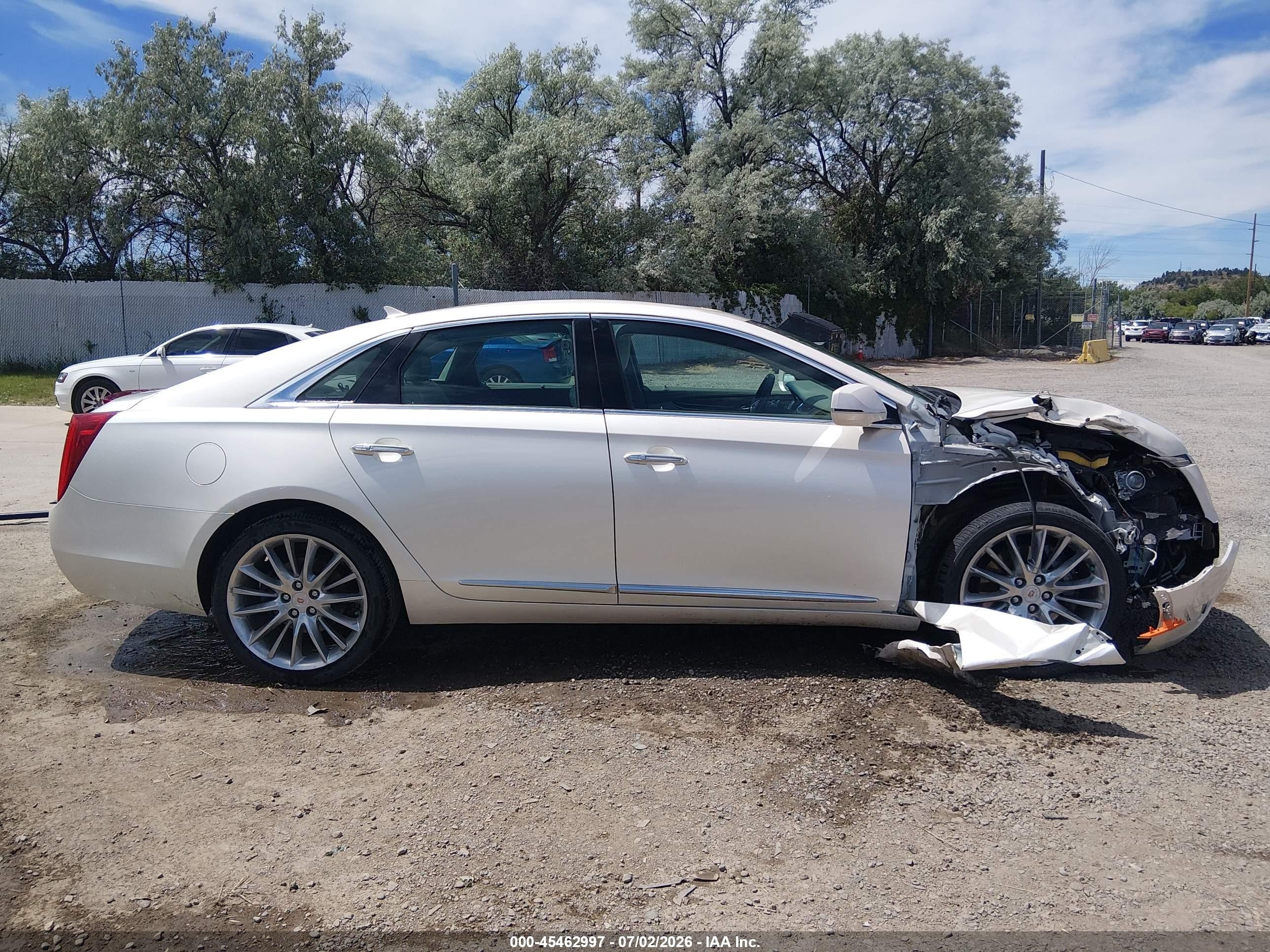 2013 Cadillac Xts Platinum White vin: 2G61V5S32D9199089