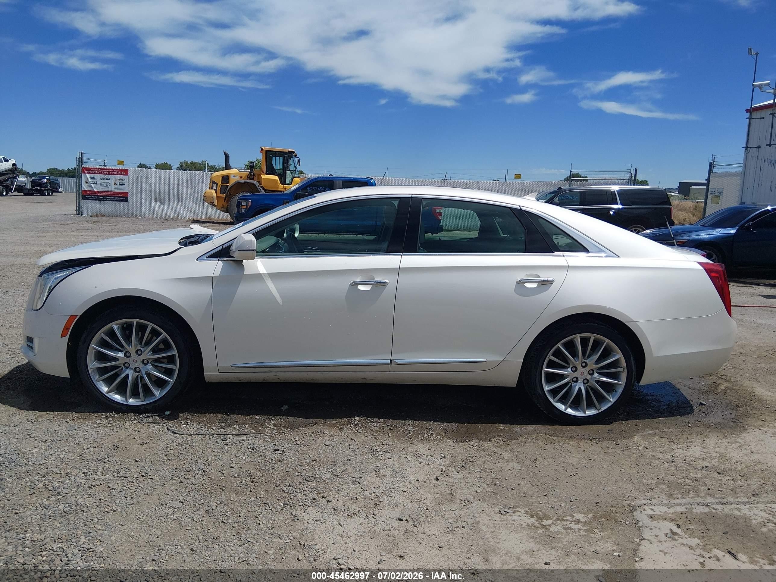 2013 Cadillac Xts Platinum White vin: 2G61V5S32D9199089