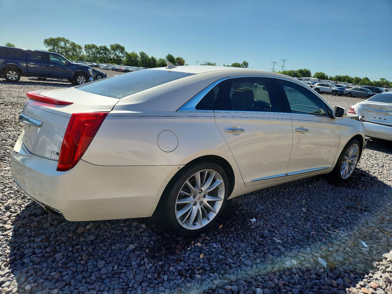 2013 Cadillac Xts Platinum White vin: 2G61V5S34D9137371