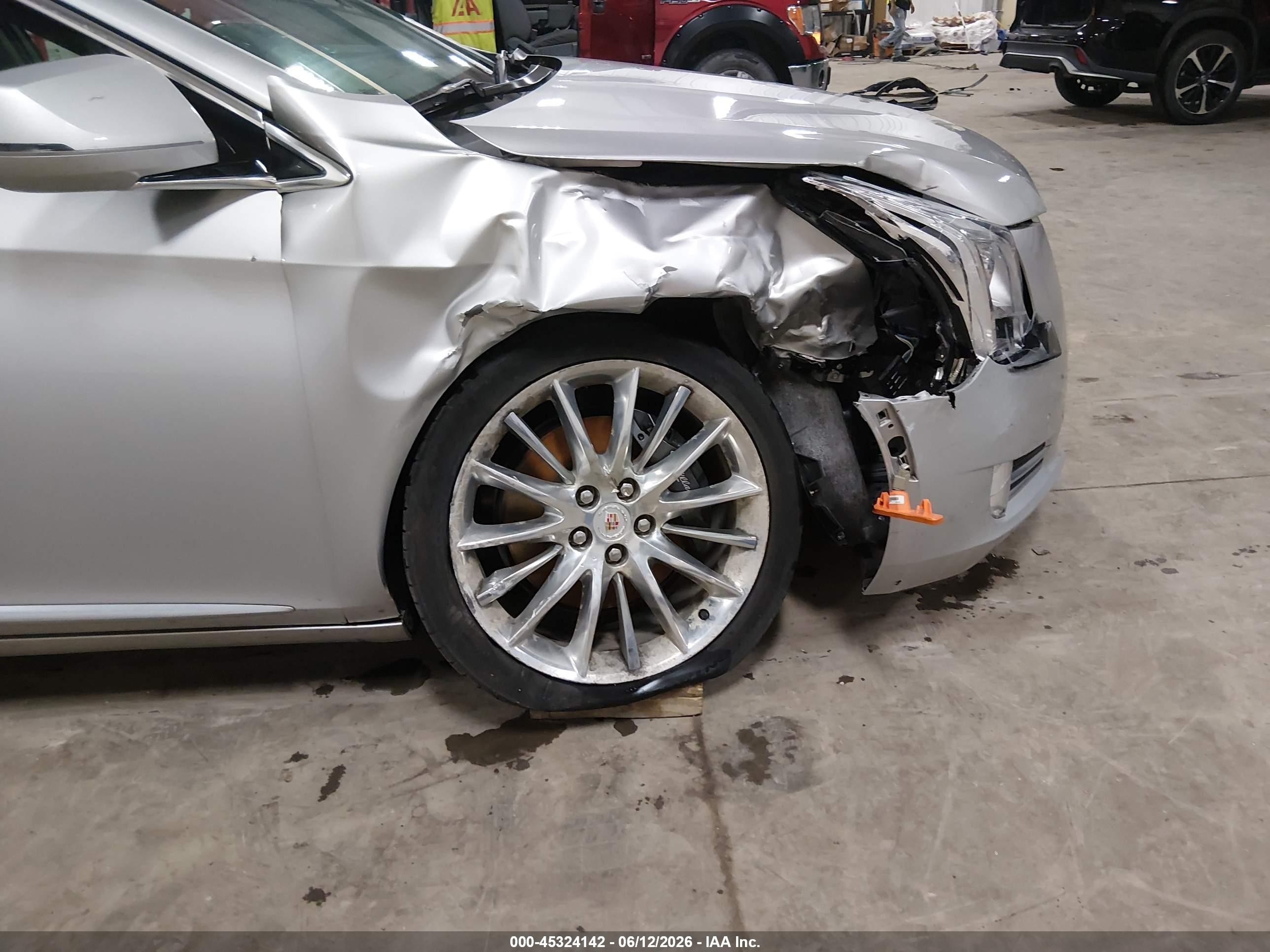 2013 Cadillac Xts Platinum Silver vin: 2G61V5S35D9156981