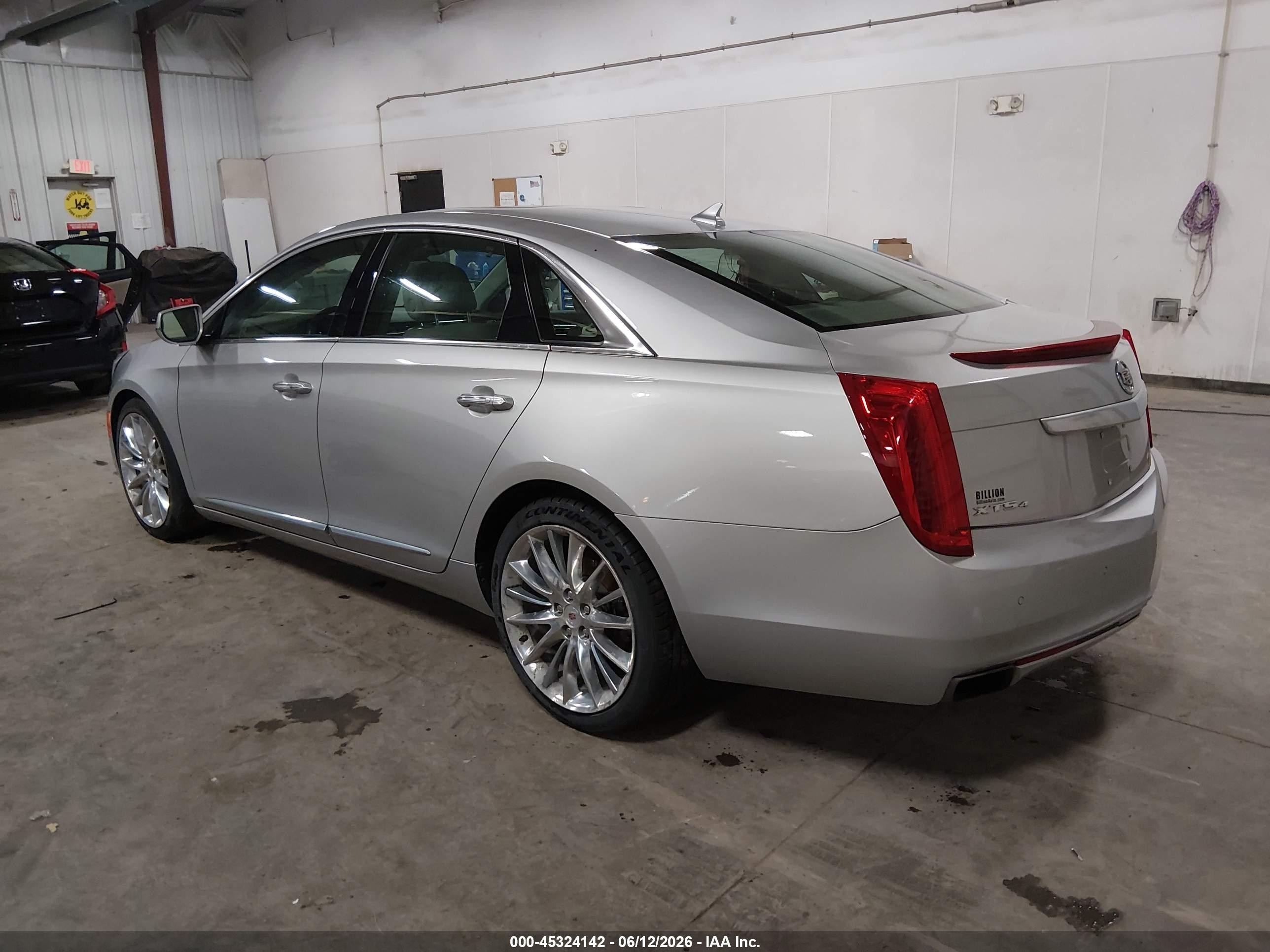 2013 Cadillac Xts Platinum Silver vin: 2G61V5S35D9156981