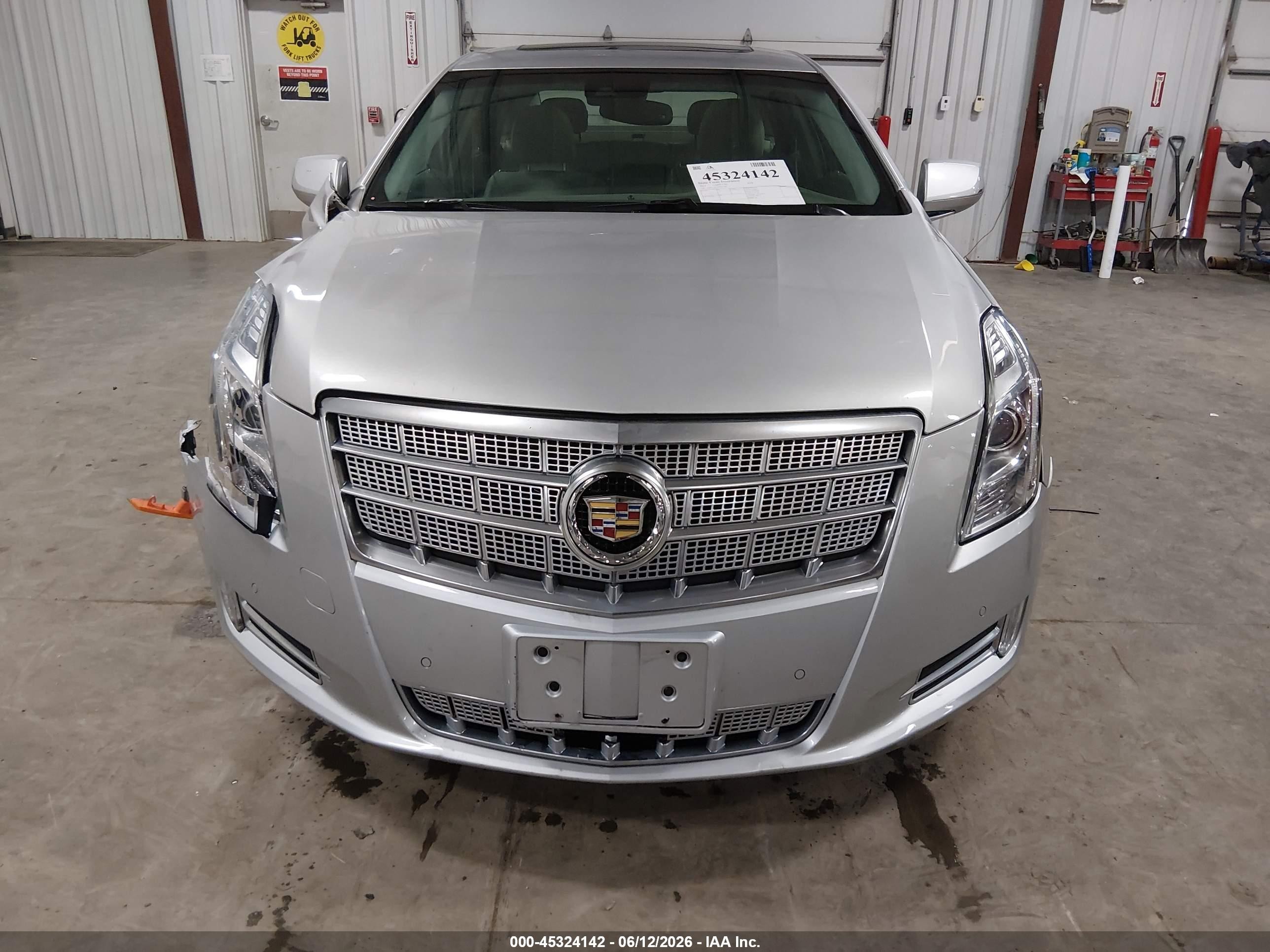 2013 Cadillac Xts Platinum Silver vin: 2G61V5S35D9156981