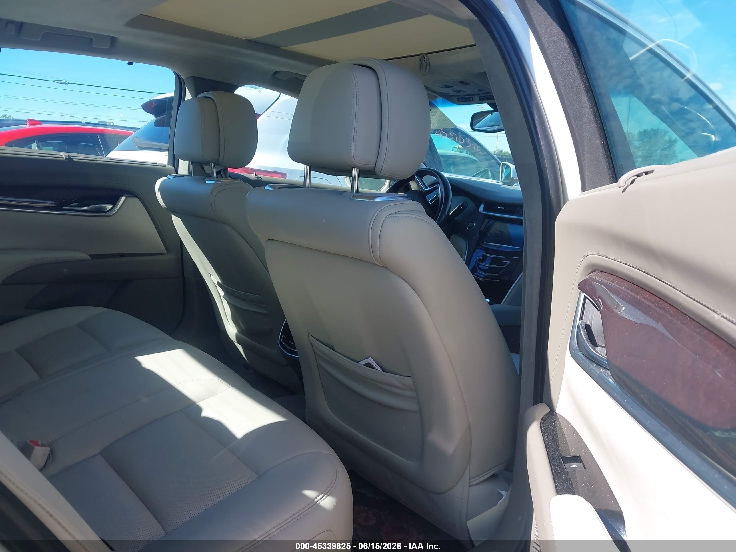 2013 Cadillac Xts Platinum White vin: 2G61V5S38D9163973