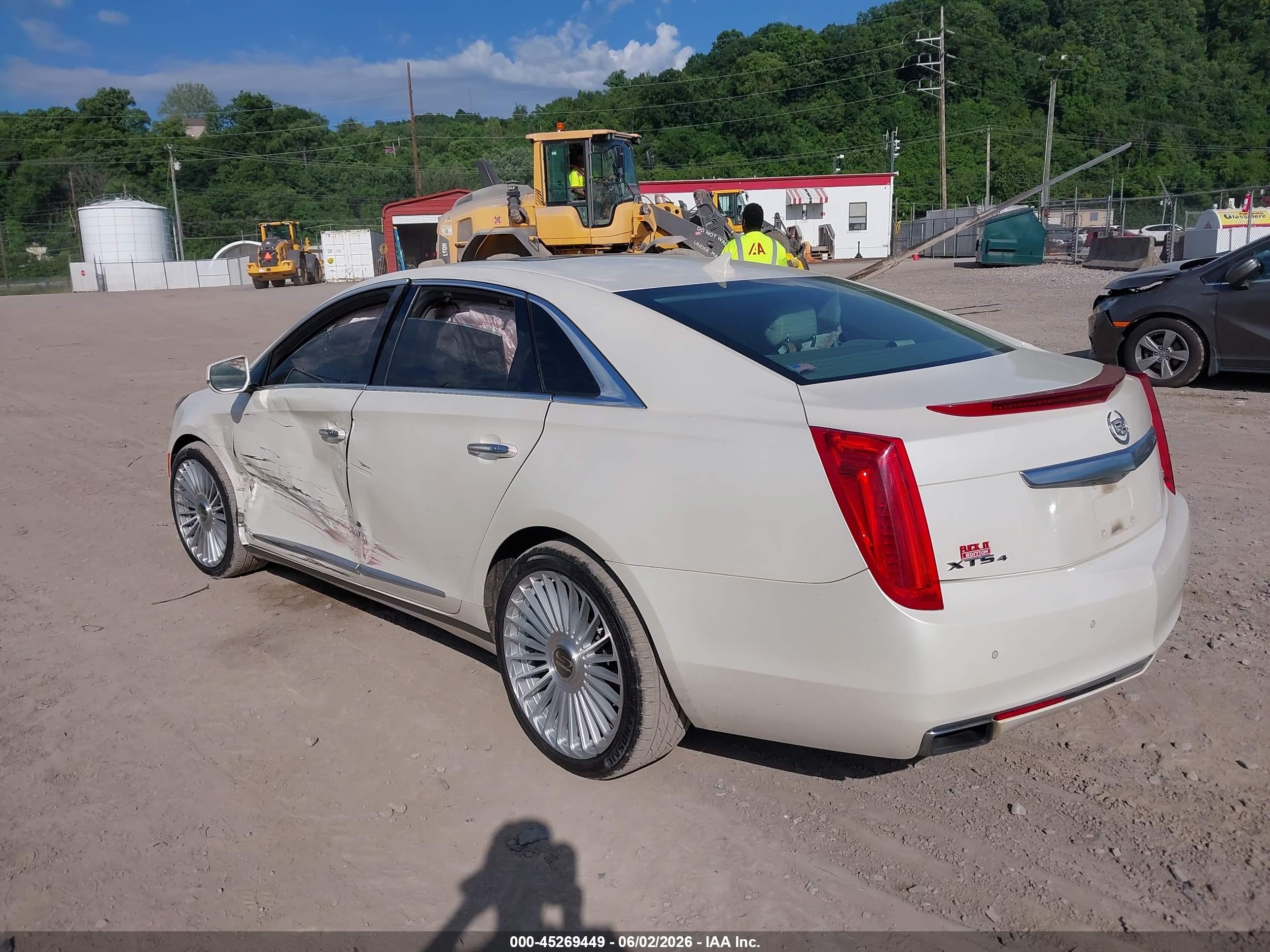 2013 Cadillac Xts Platinum Белый vin: 2G61V5S3XD9148567