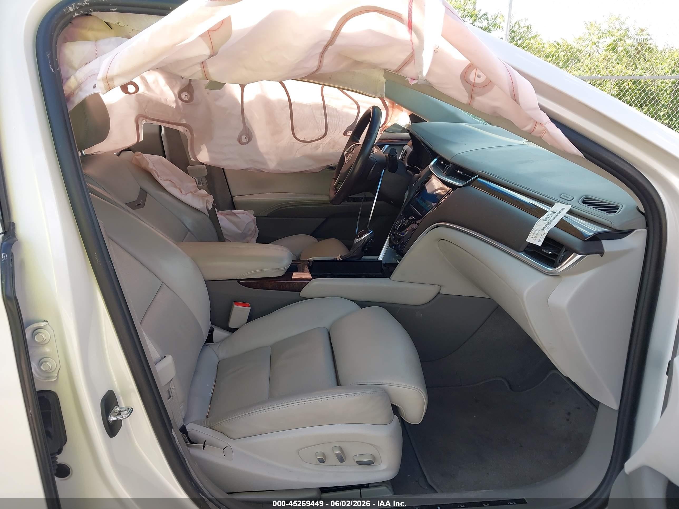 2013 Cadillac Xts Platinum Белый vin: 2G61V5S3XD9148567