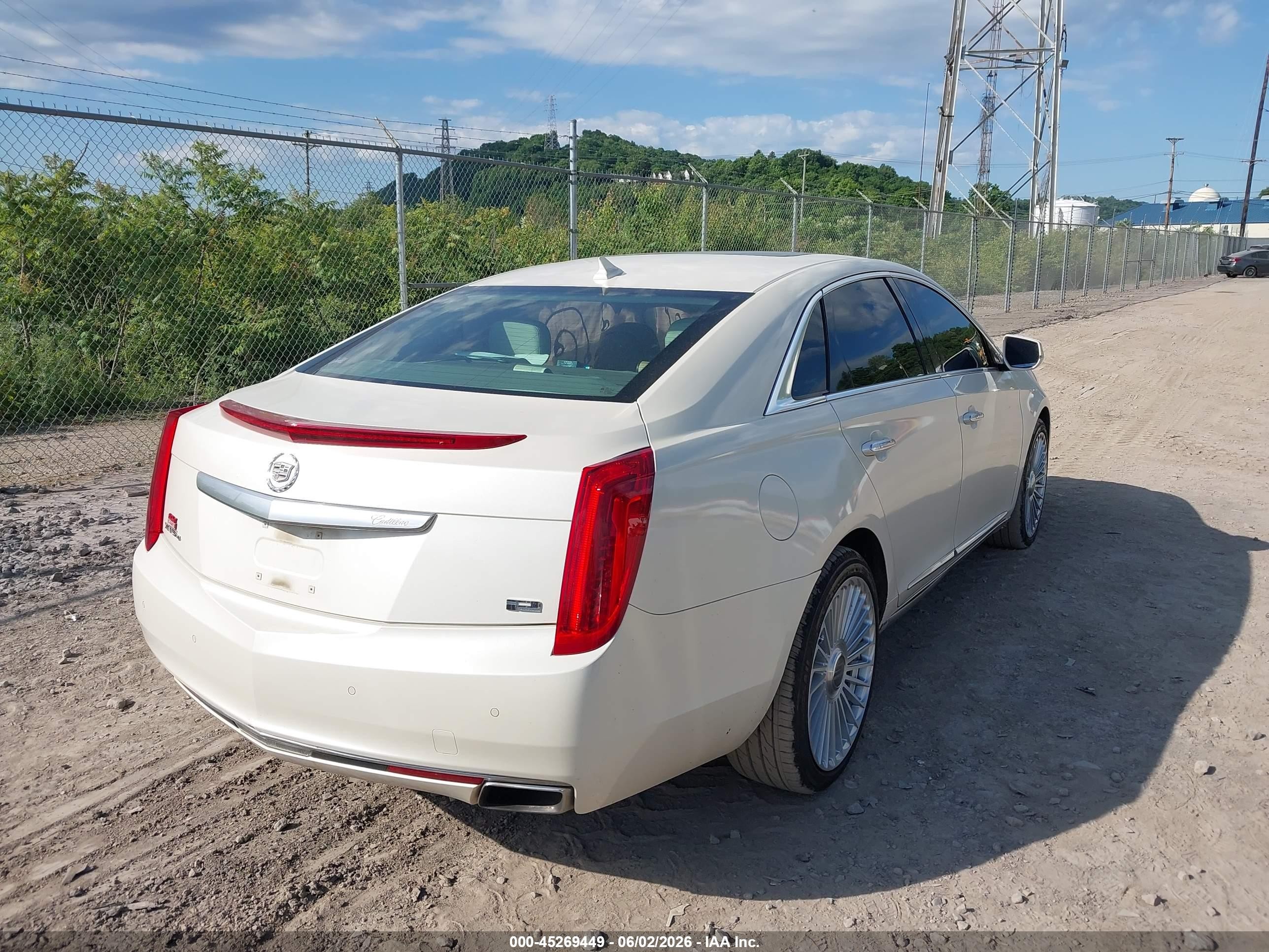 2013 Cadillac Xts Platinum Белый vin: 2G61V5S3XD9148567