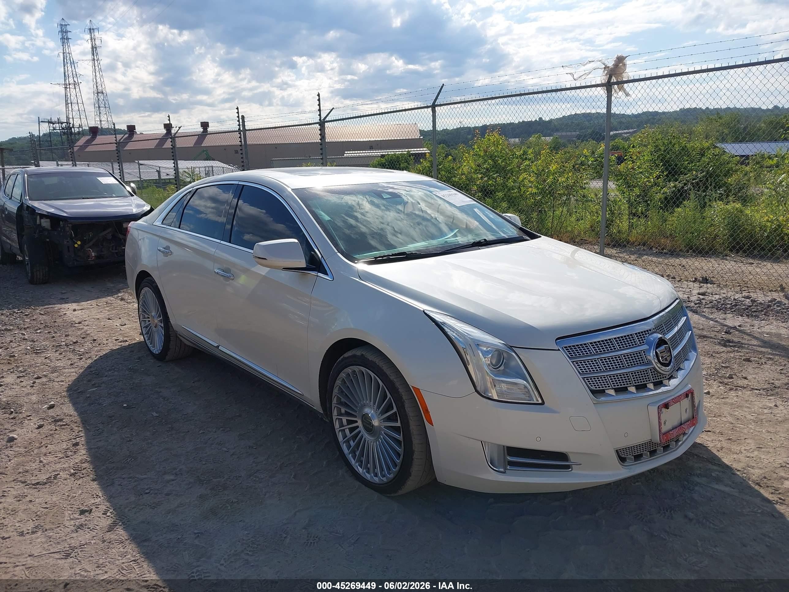 2013 Cadillac Xts Platinum Белый vin: 2G61V5S3XD9148567