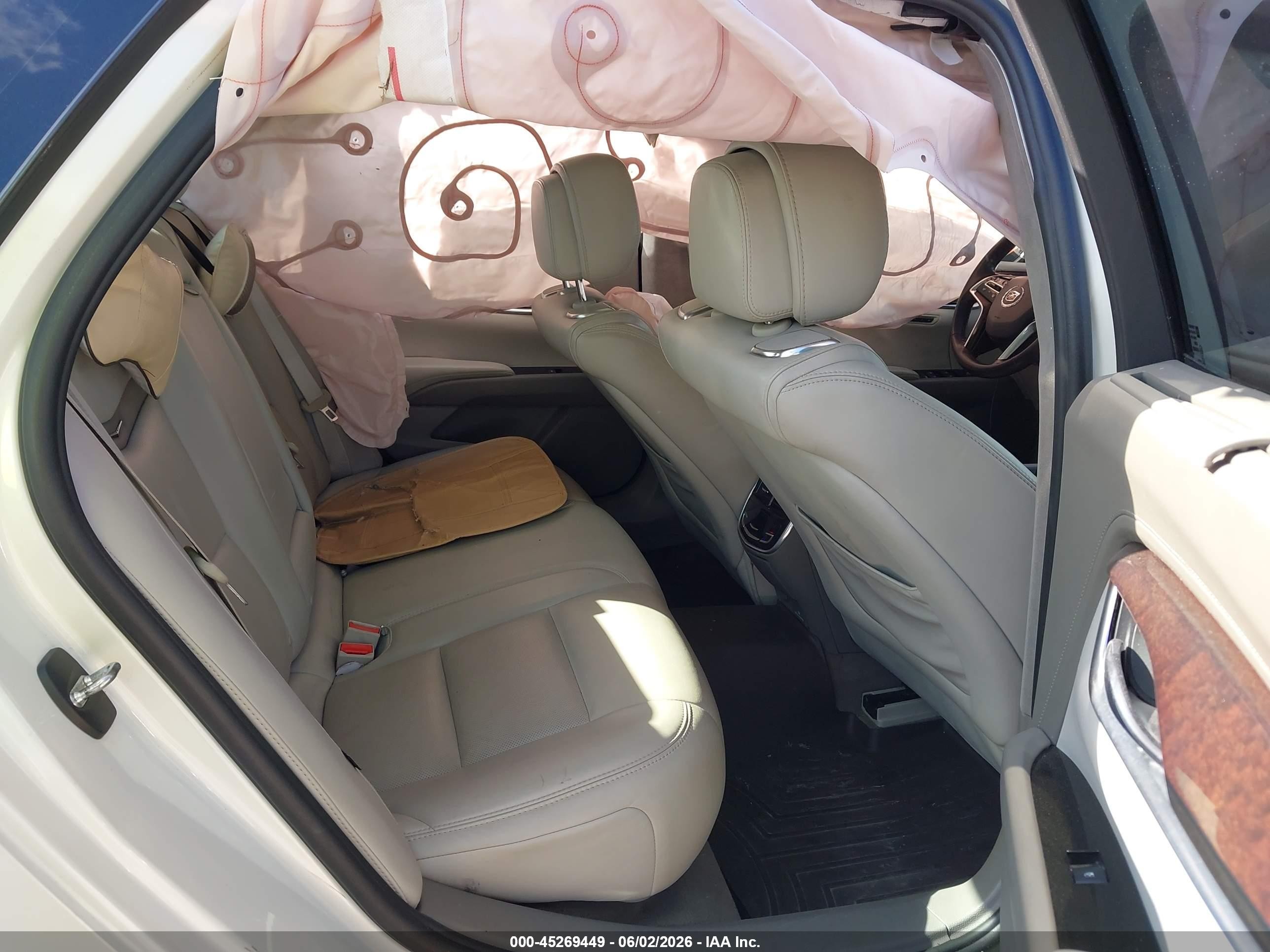 2013 Cadillac Xts Platinum Белый vin: 2G61V5S3XD9148567