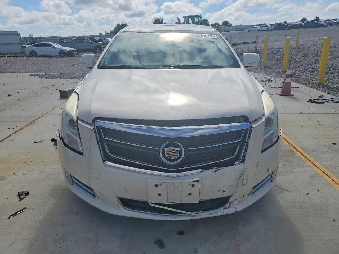 2015 Cadillac Xts Vsport Premium White vin: 2G61V5S81F9213689