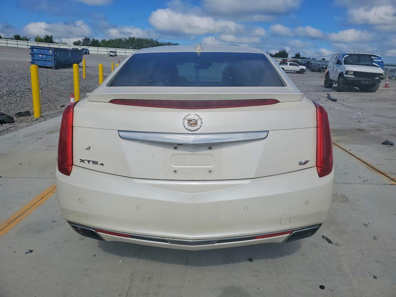 2015 Cadillac Xts Vsport Premium White vin: 2G61V5S81F9213689