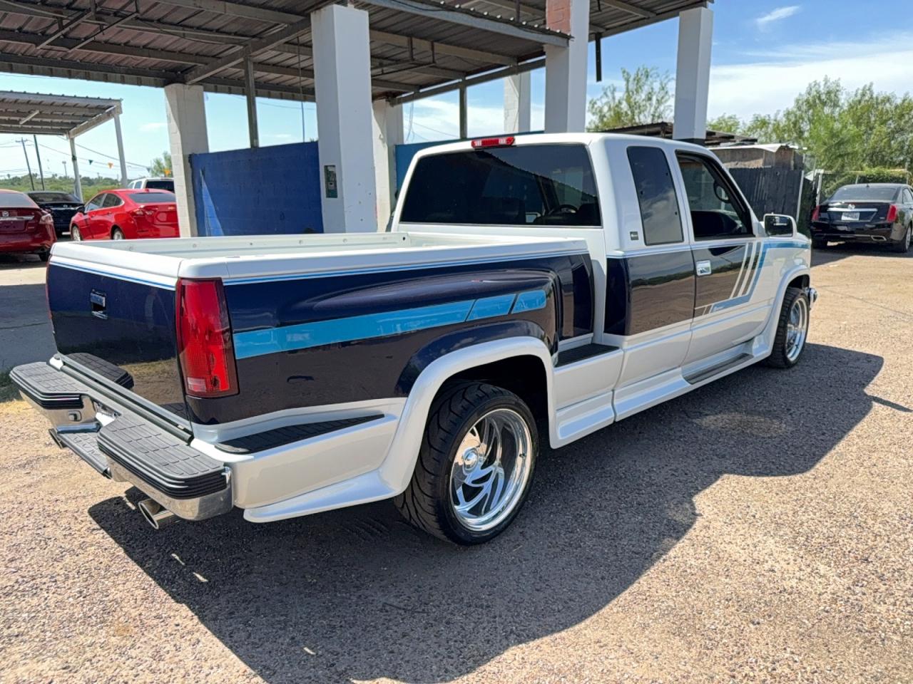 1997 Chevrolet Gmt-400 C1500 White vin: 2GBEC19R0V1128775