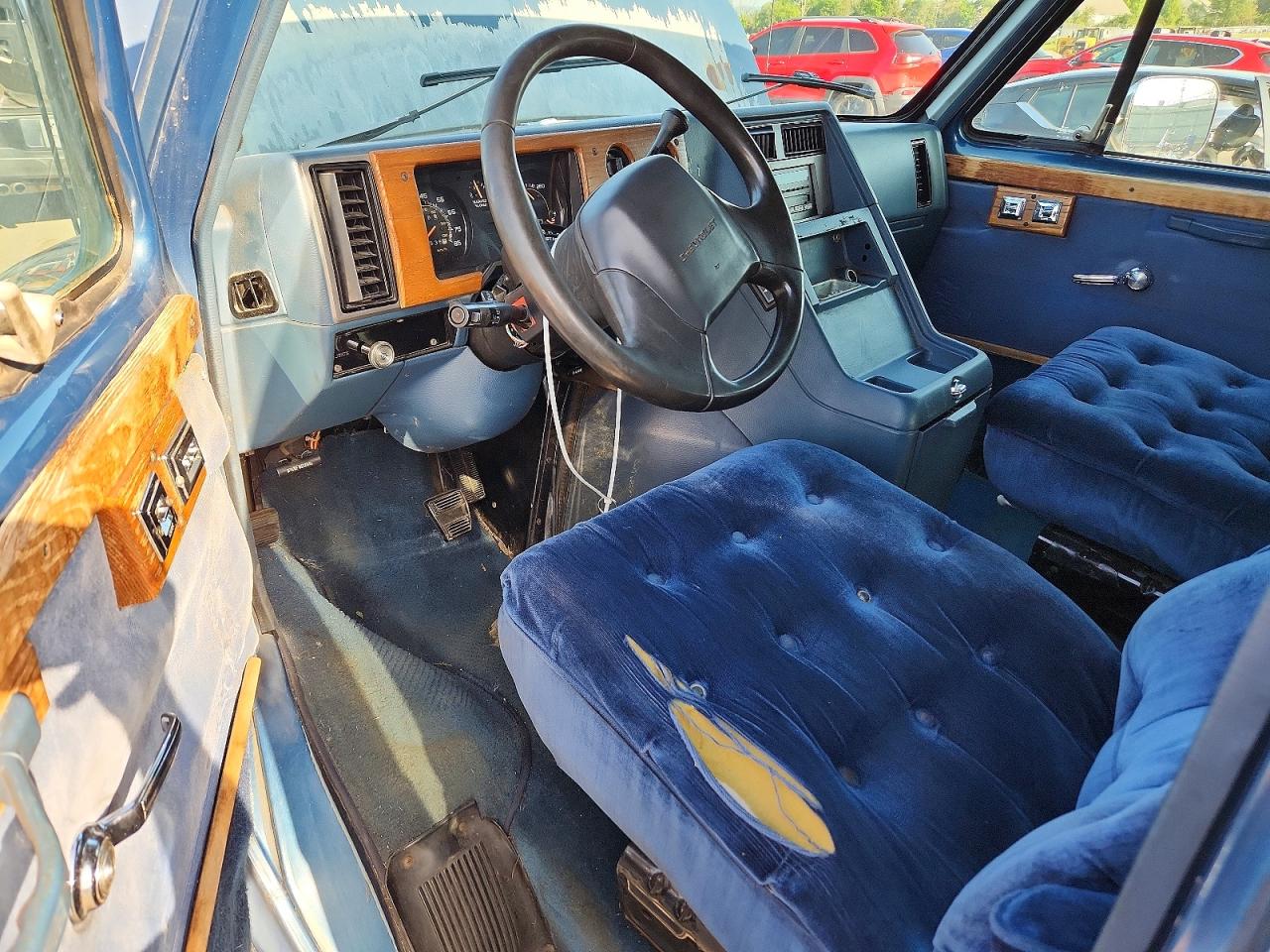 1993 Chevrolet G20 Blue vin: 2GBEG25K4P4150153
