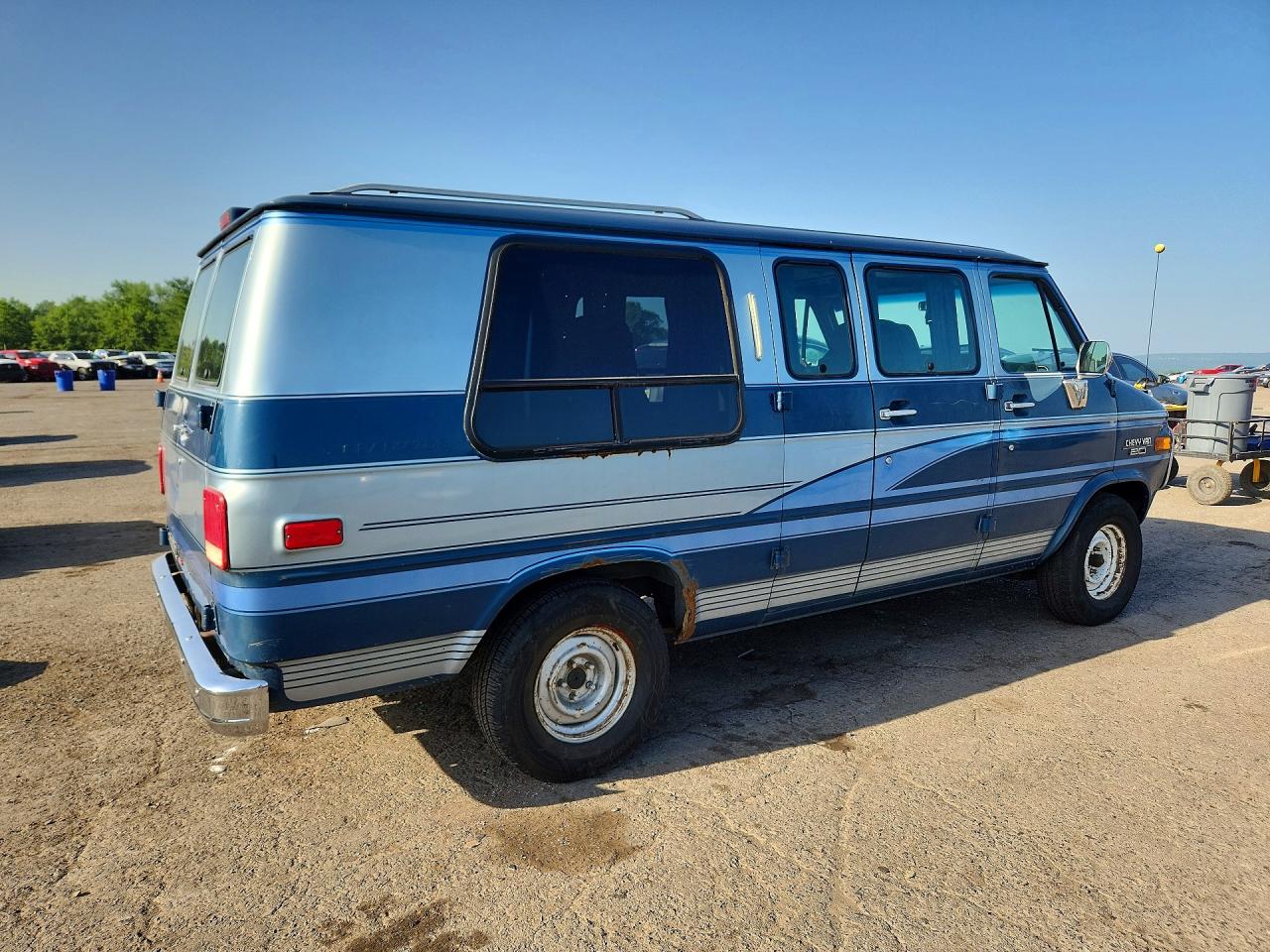 1993 Chevrolet G20 Blue vin: 2GBEG25K4P4150153