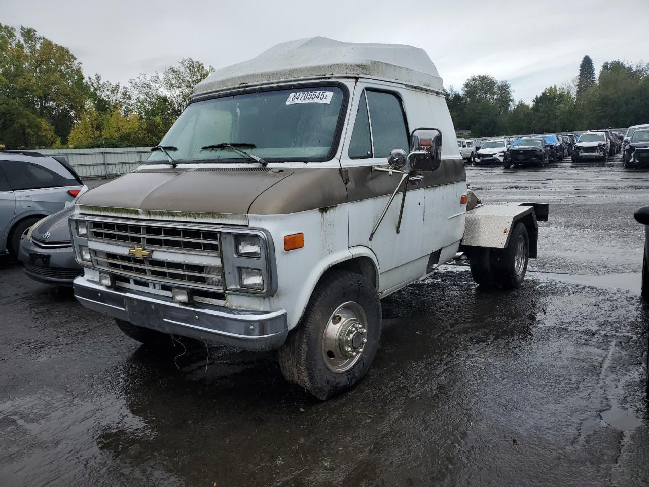 1990 Chevrolet G20 White vin: 2GBEG25K5L4114885