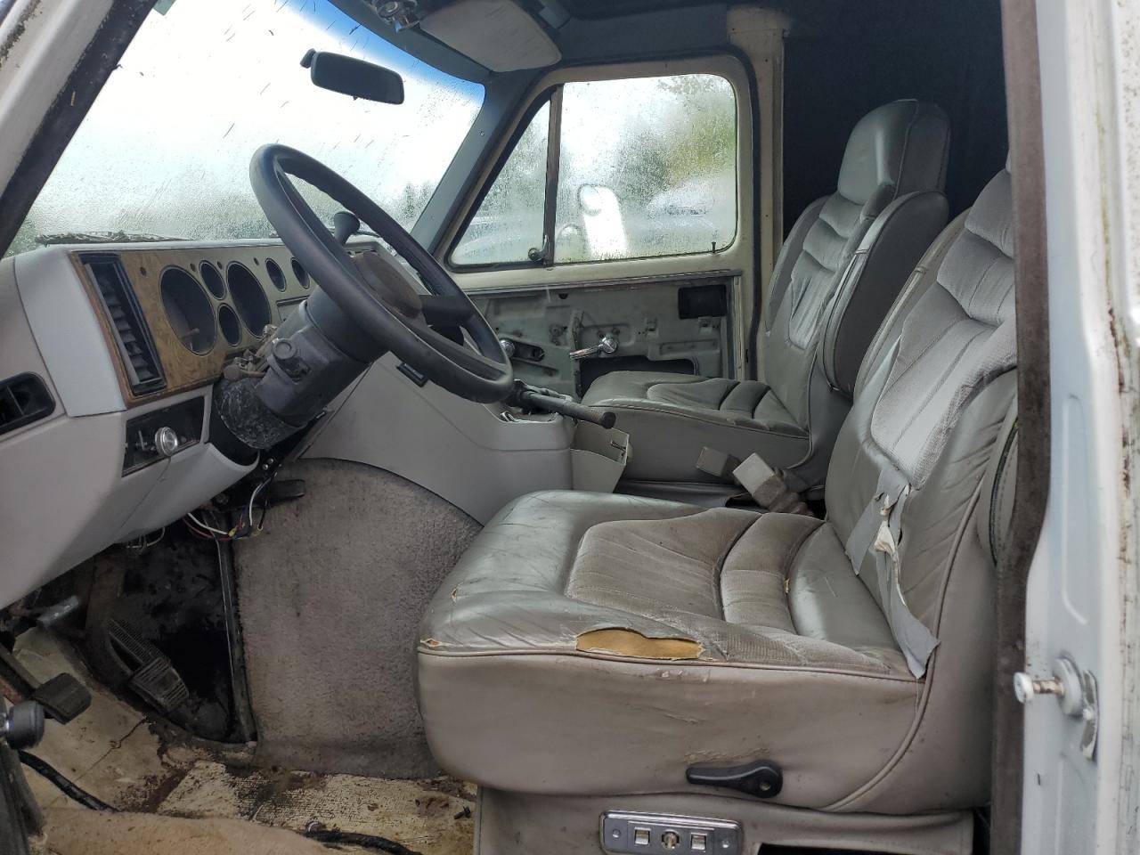 1990 Chevrolet G20 White vin: 2GBEG25K5L4114885