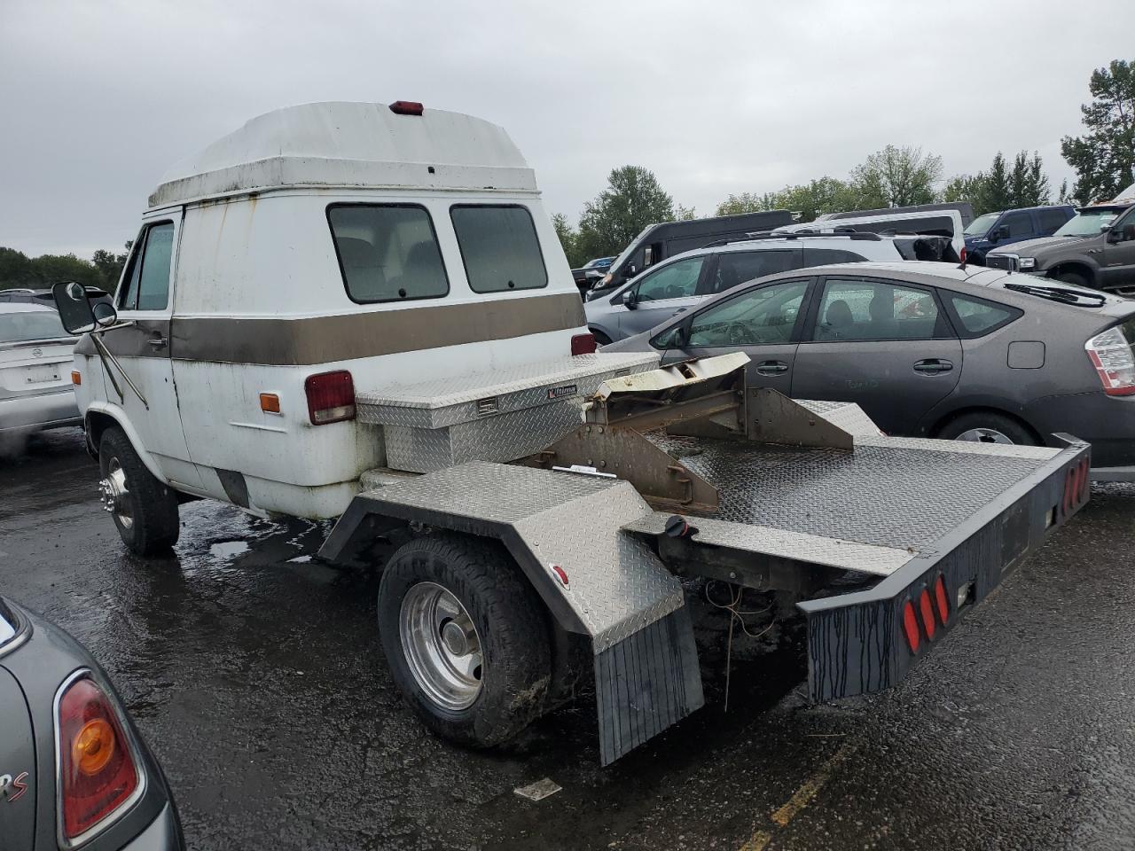 1990 Chevrolet G20 White vin: 2GBEG25K5L4114885