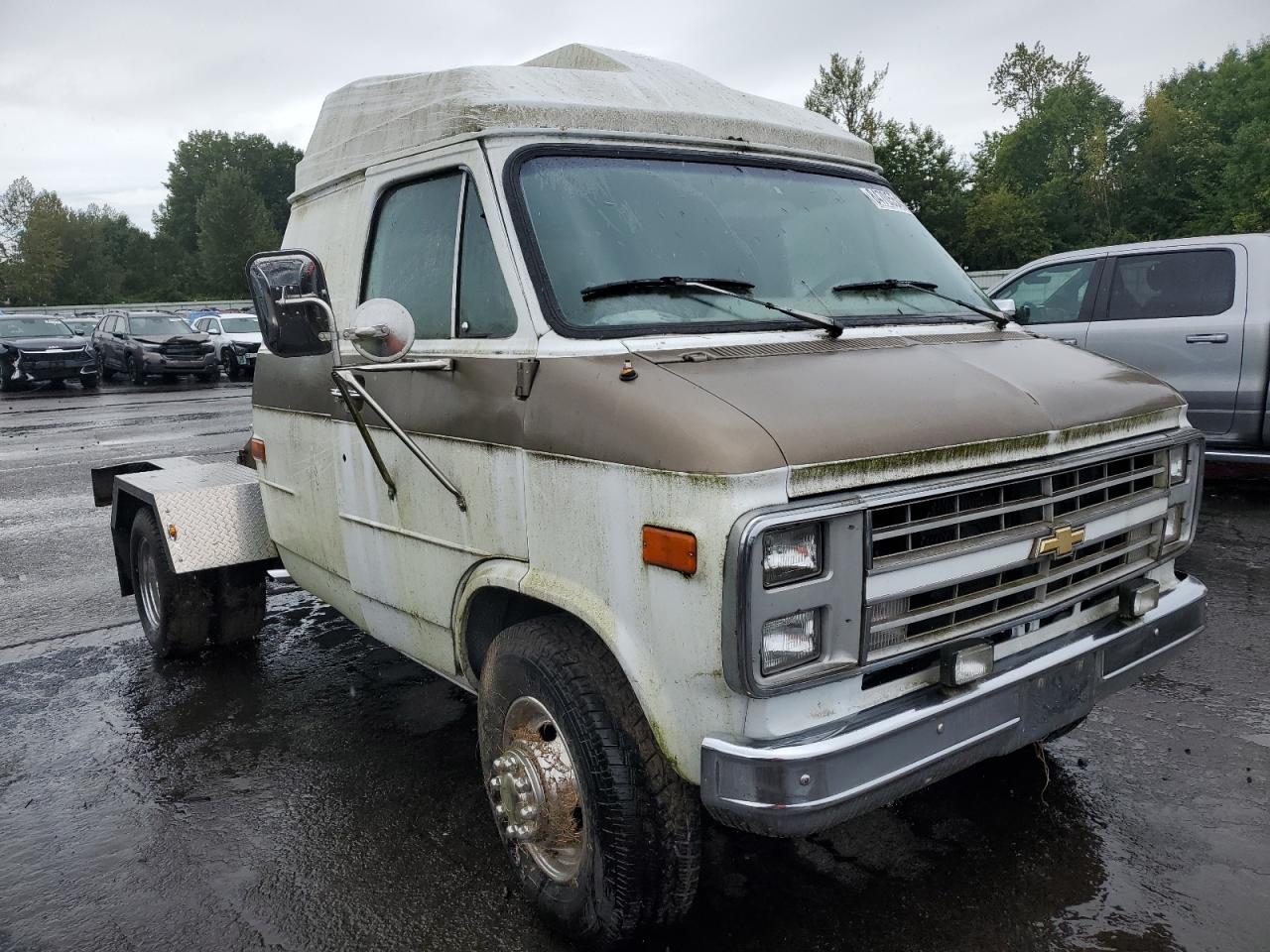 1990 Chevrolet G20 White vin: 2GBEG25K5L4114885