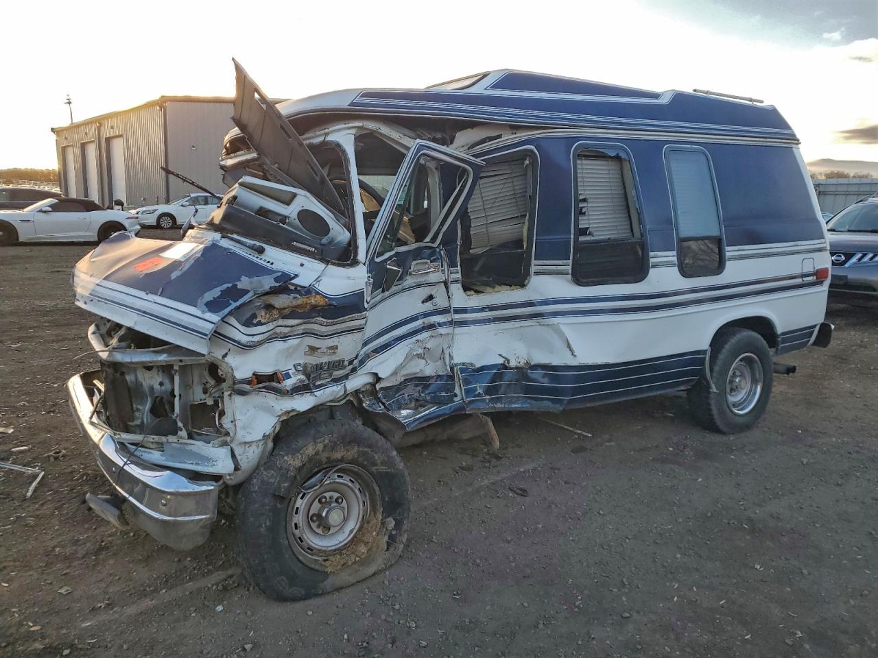 1990 Chevrolet G20 White vin: 2GBEG25K7L4113236