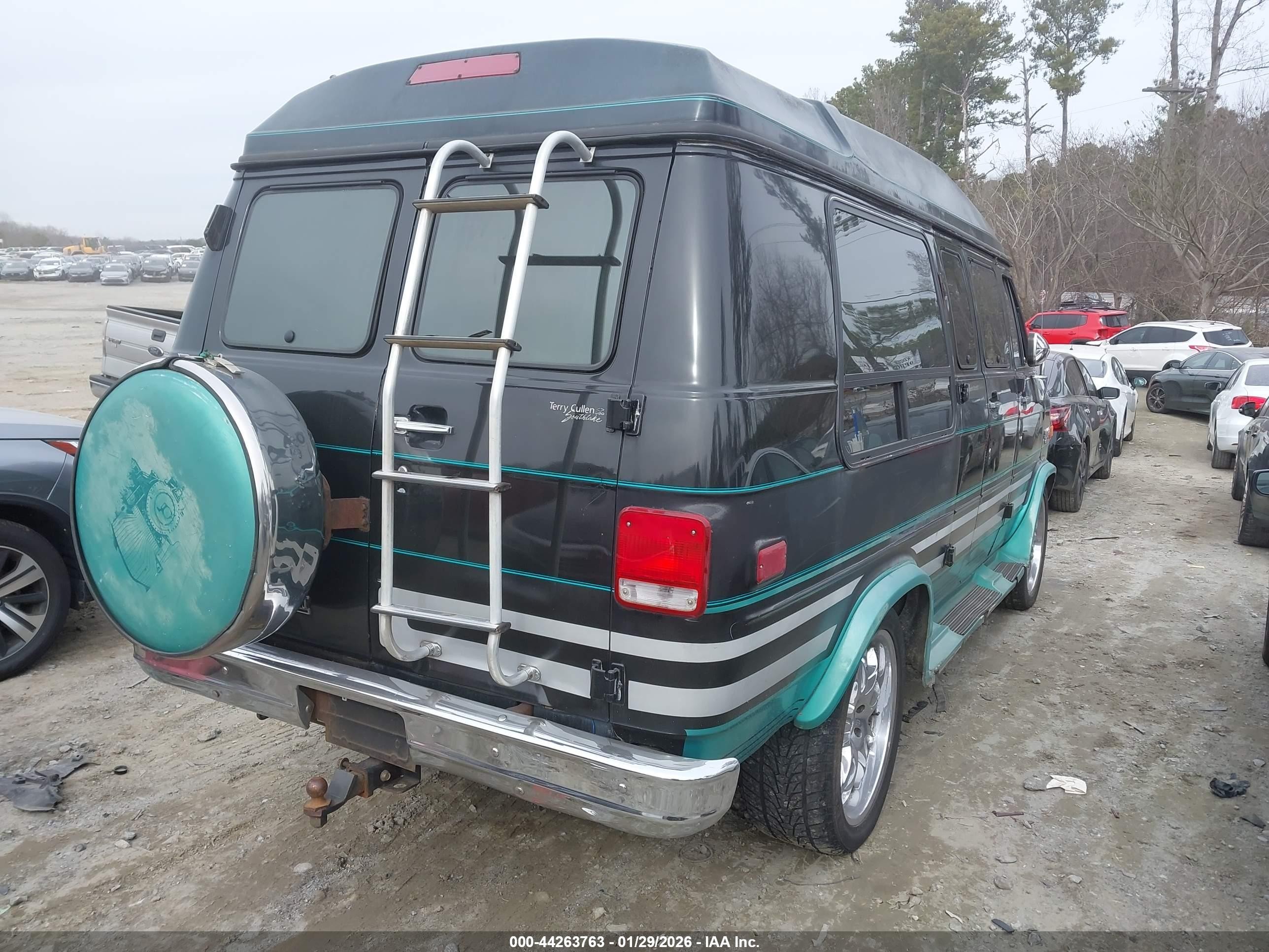 1992 Chevrolet G20   Черный vin: 2GBEG25K7N4124157