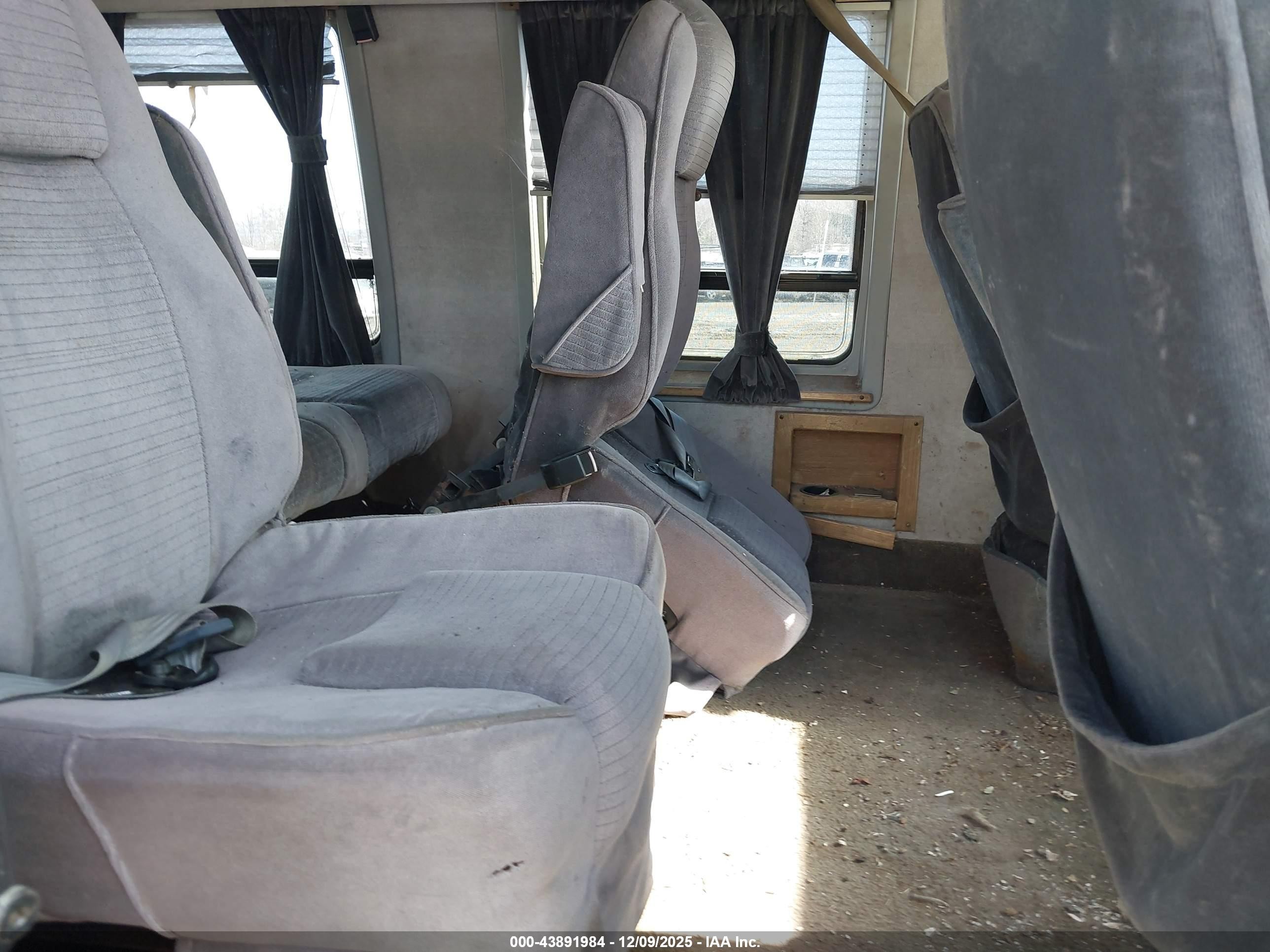 1992 Chevrolet G20   Gray vin: 2GBEG25Z2N4112446