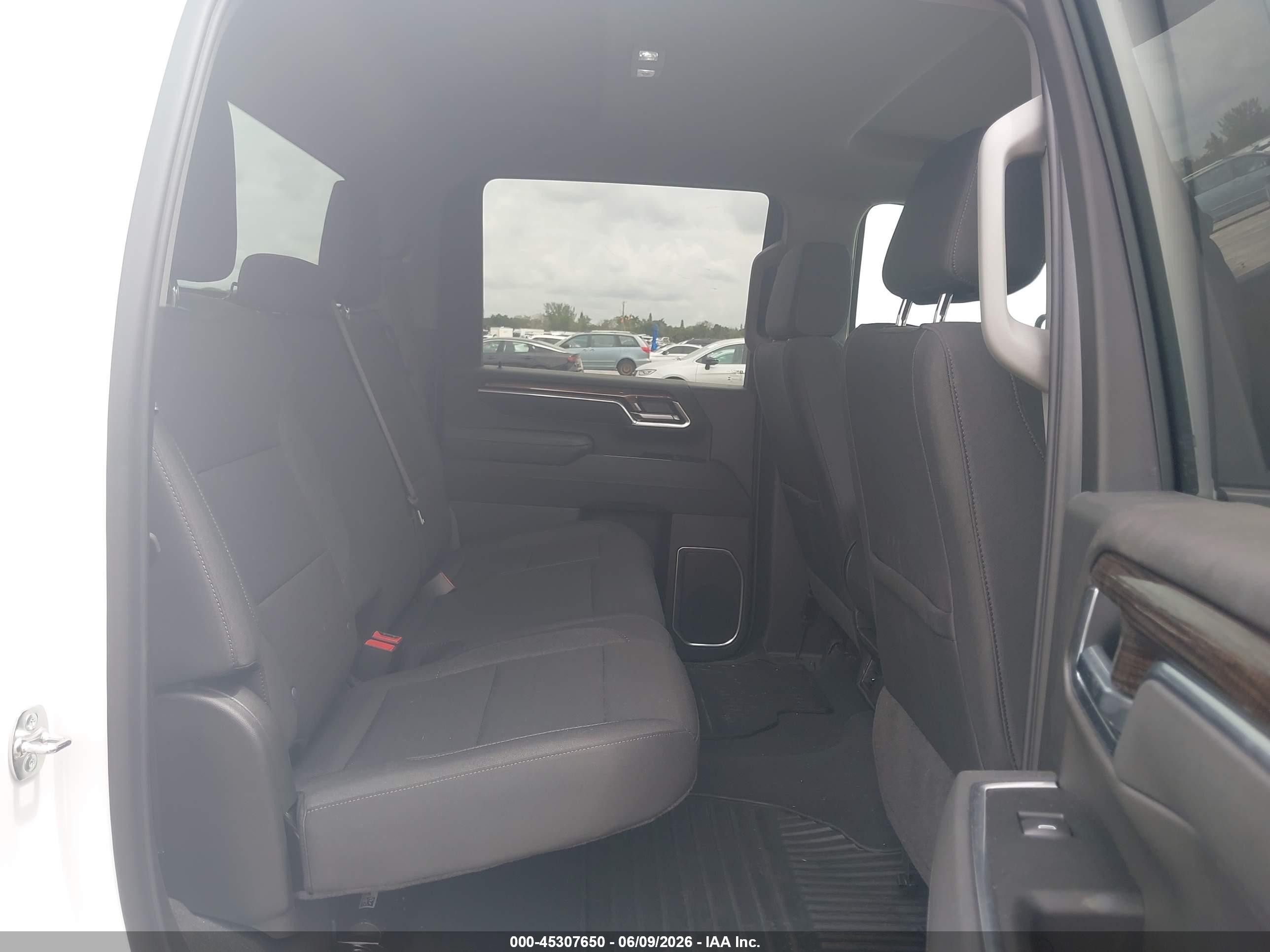 2026 Chevrolet Silverado 2500 Hd , Standard Bed, Lt, 4wd White vin: 2GC1KNEY2T1157547