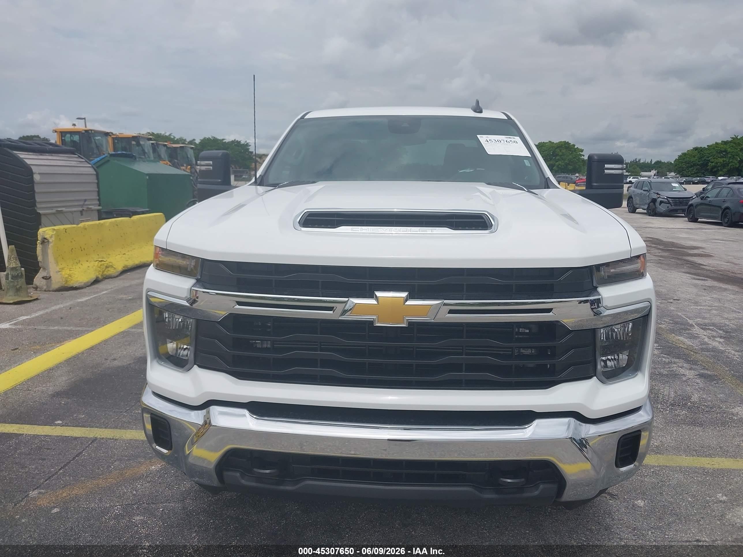 2026 Chevrolet Silverado 2500 Hd , Standard Bed, Lt, 4wd White vin: 2GC1KNEY2T1157547