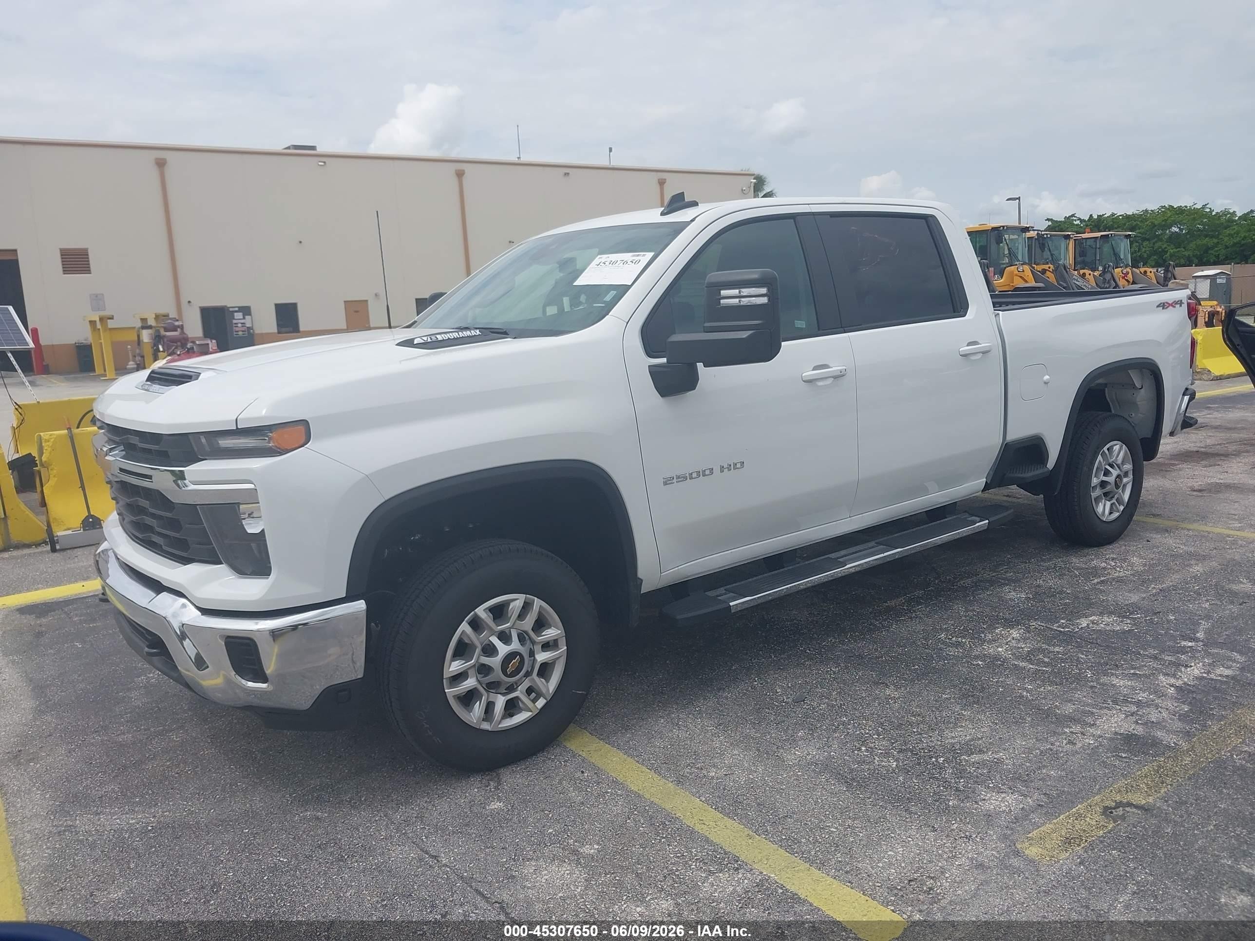 2026 Chevrolet Silverado 2500 Hd , Standard Bed, Lt, 4wd White vin: 2GC1KNEY2T1157547