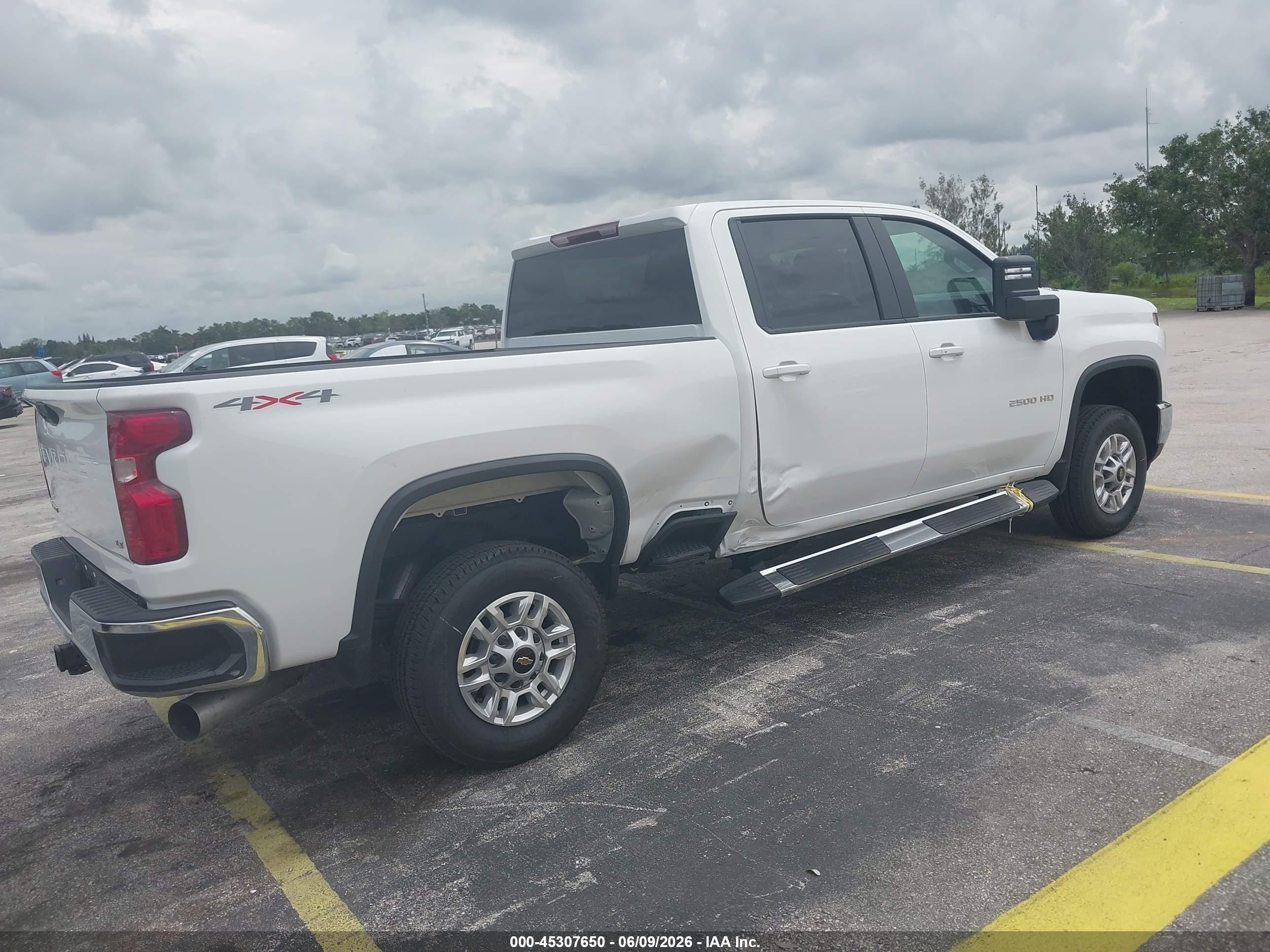 2026 Chevrolet Silverado 2500 Hd , Standard Bed, Lt, 4wd White vin: 2GC1KNEY2T1157547