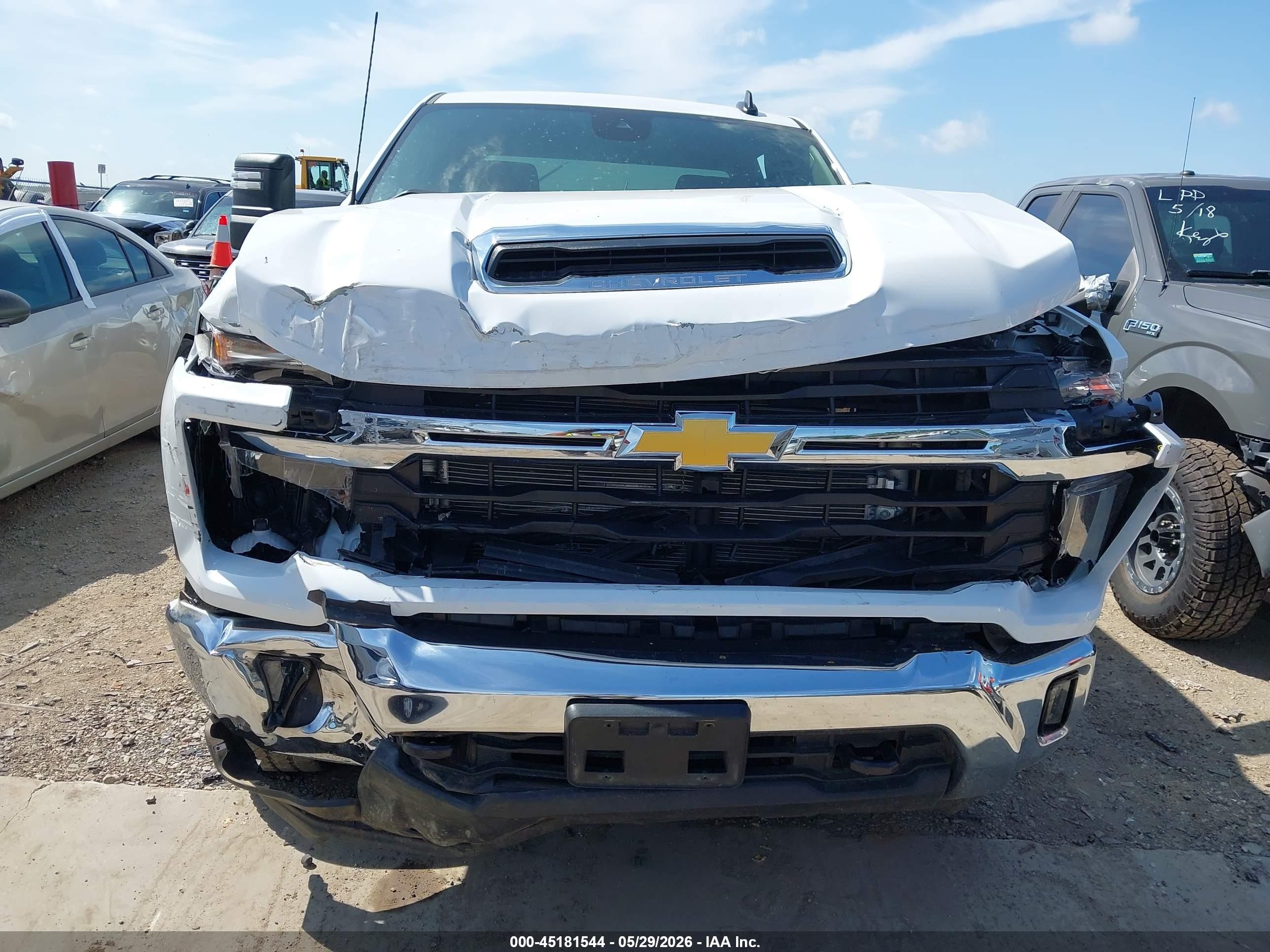 2025 Chevrolet Silverado 2500hd 4wd  Standard Bed Lt Белый vin: 2GC1KNEY7S1233911