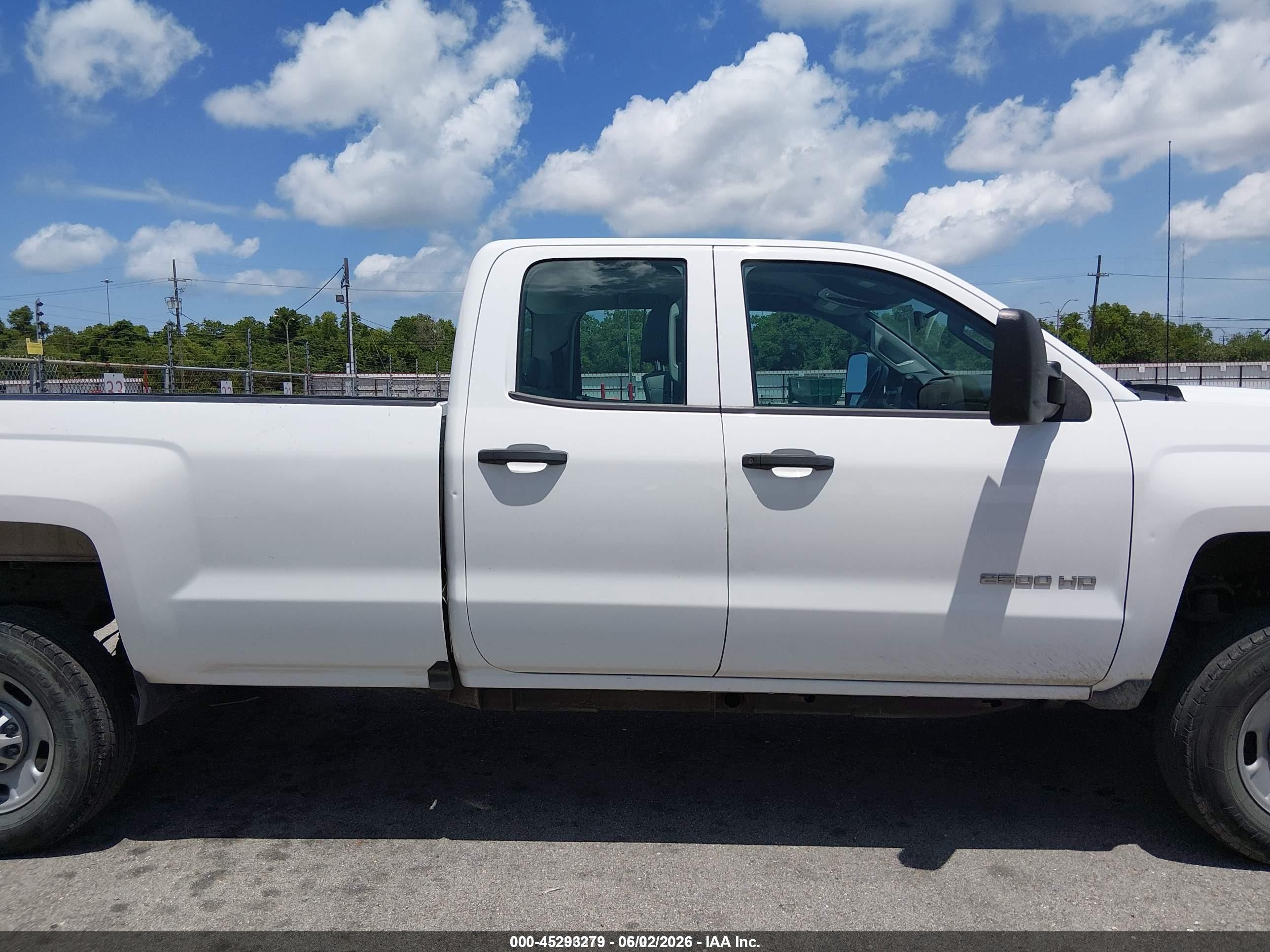 2019 Chevrolet Silverado 2500hd Wt White vin: 2GC2KREG7K1111312