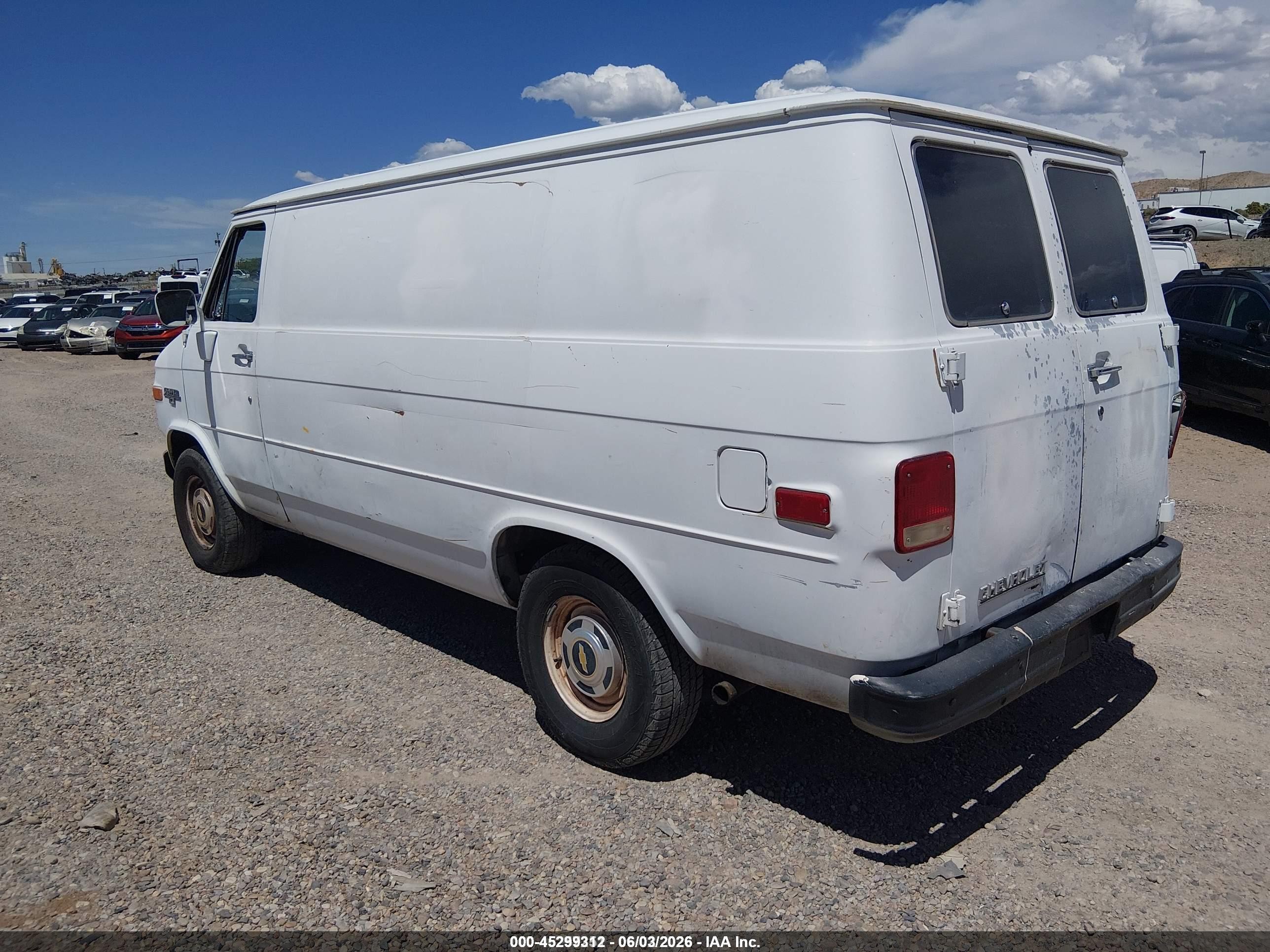 1992 Chevrolet G10   Белый vin: 2GCCG15ZXN4104558